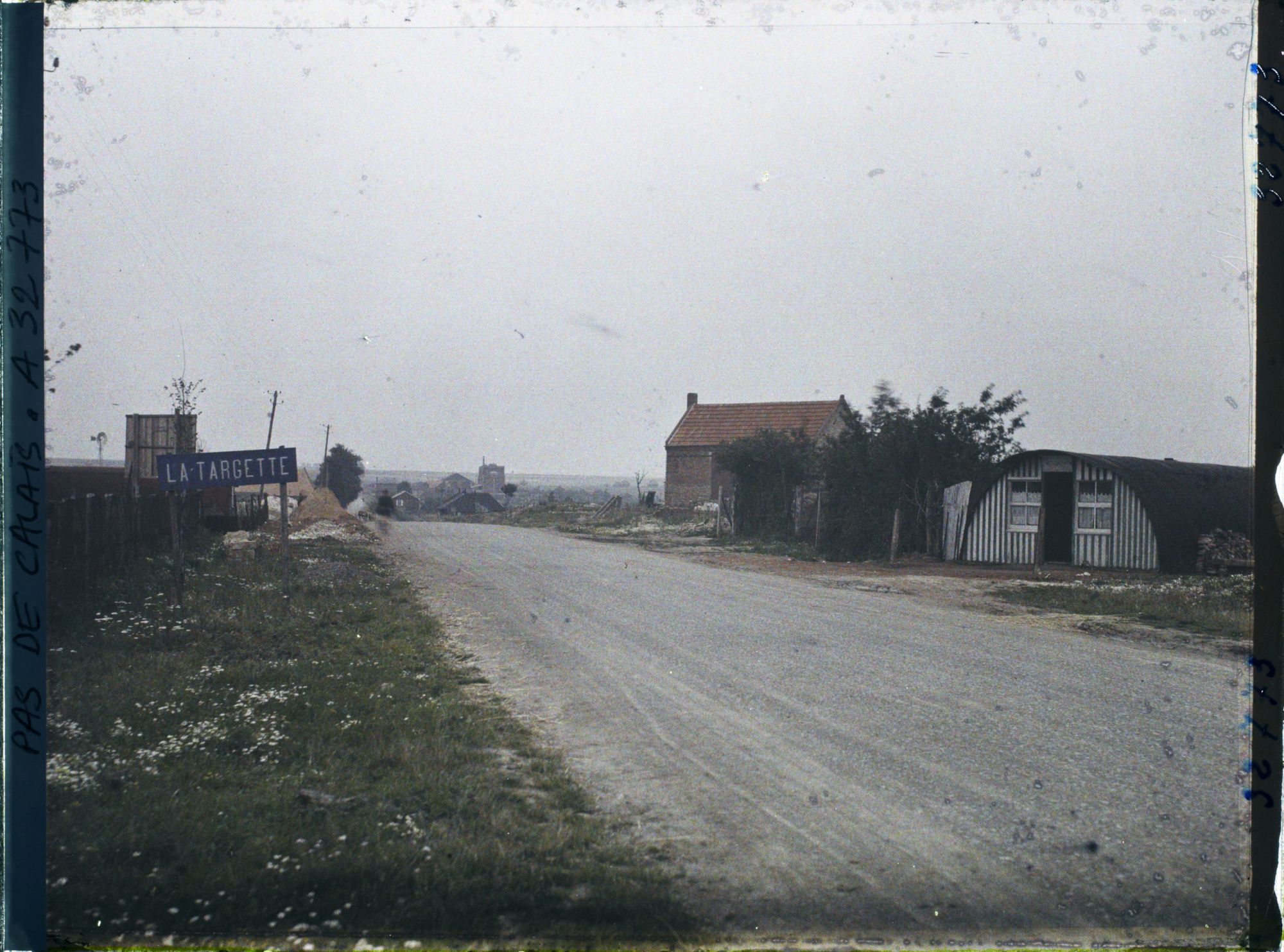 Image représentant France, La Targette, Un aspect du Village et route de Béthune