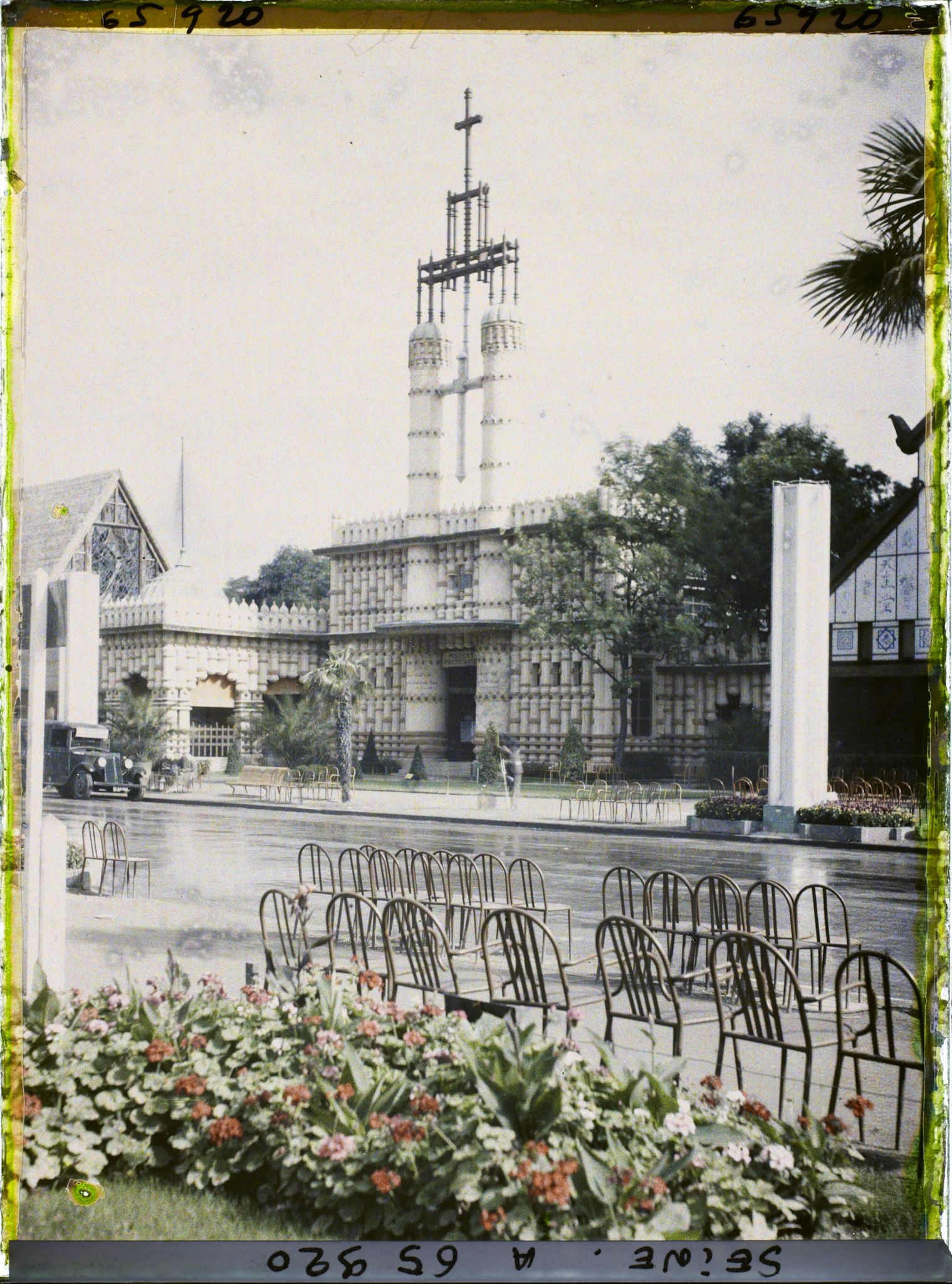 Image représentant L'Exposition Coloniale Internationale de 1931, le pavillon des missions protestantes