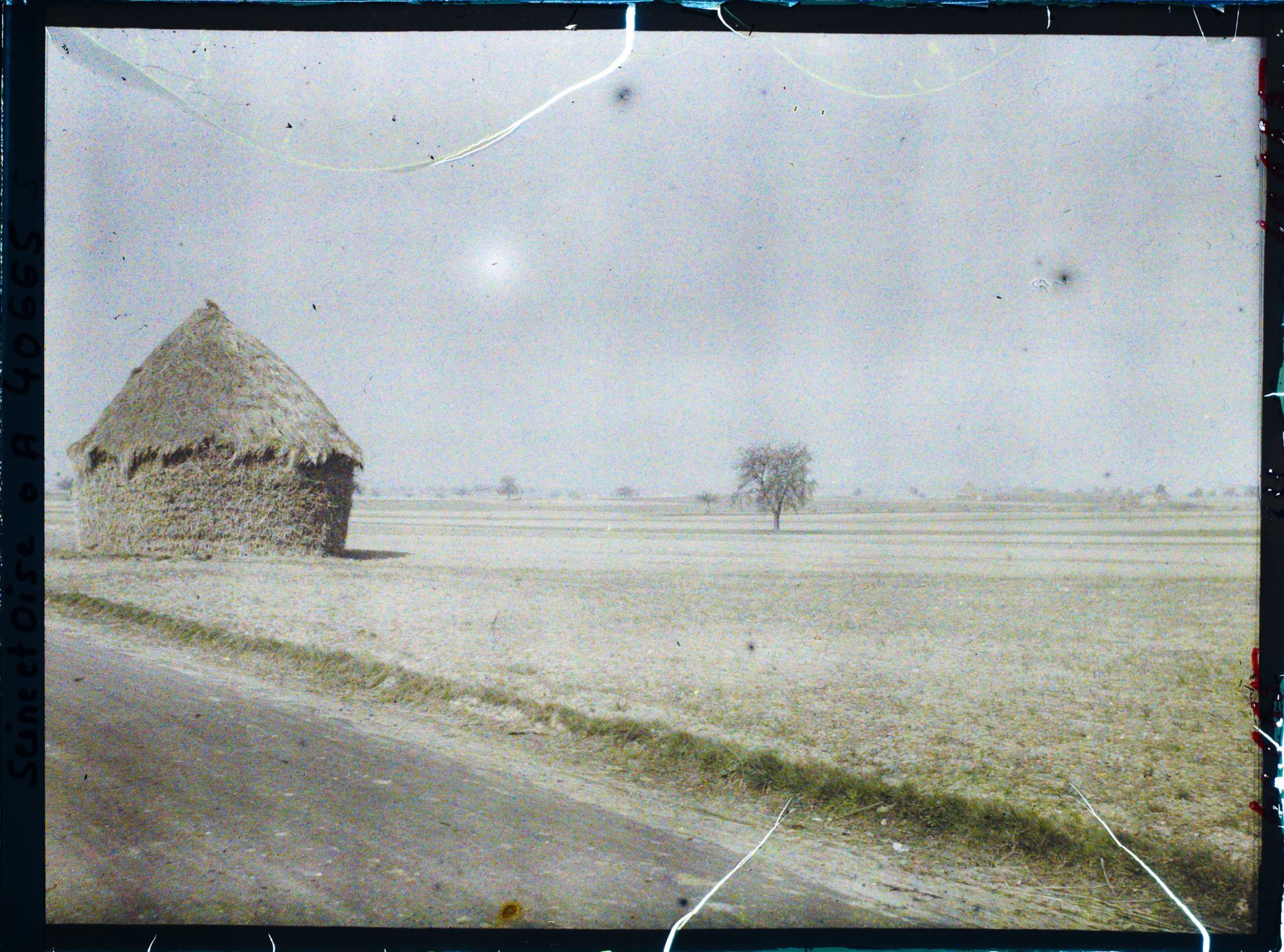 Image représentant France, Les Clayes, Les champs sur la route de Neauphle le Chau vus vers le N. -E.-
