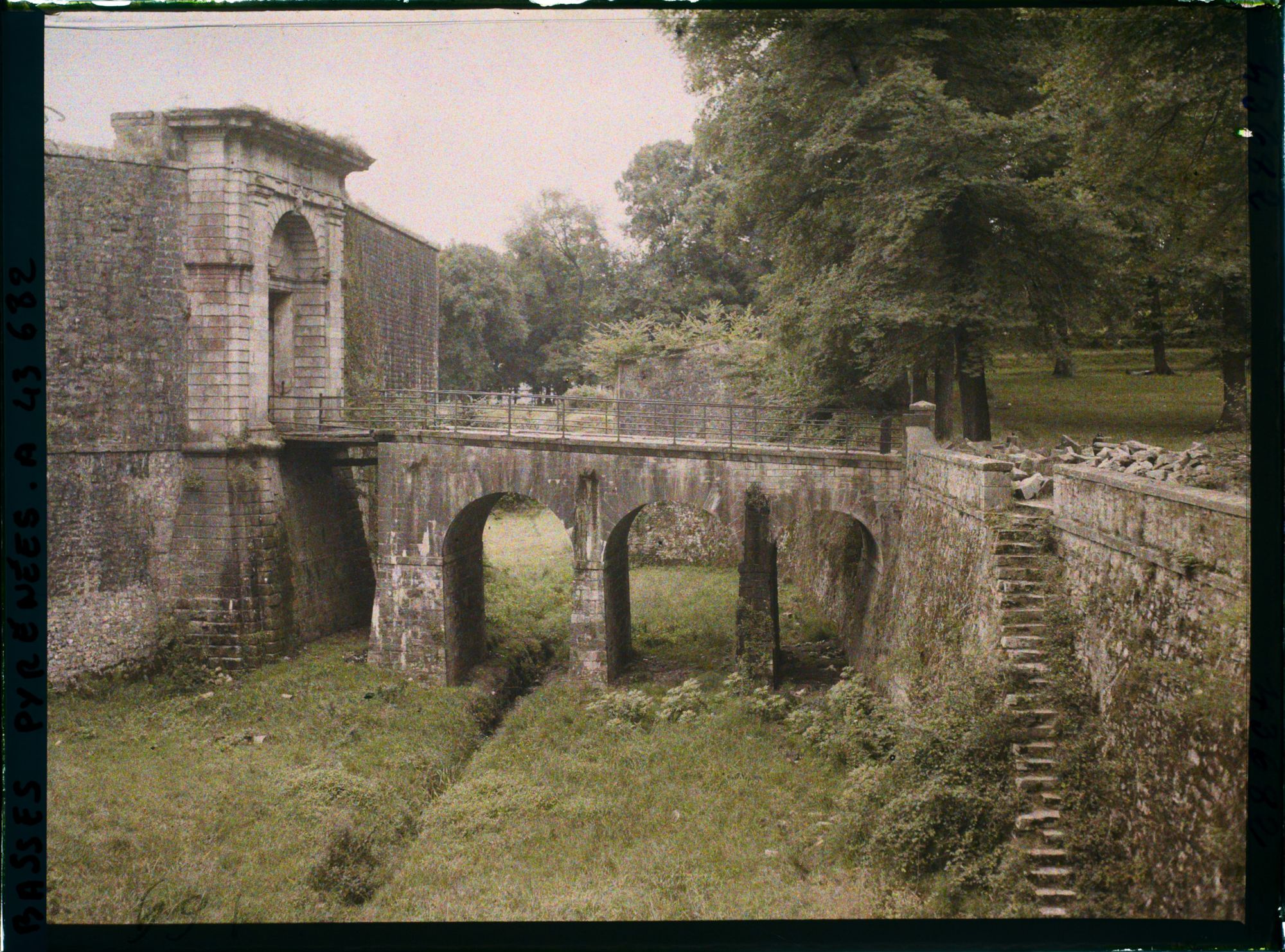 Image représentant France, Bayonne, L'ancien Fossé des Remparts