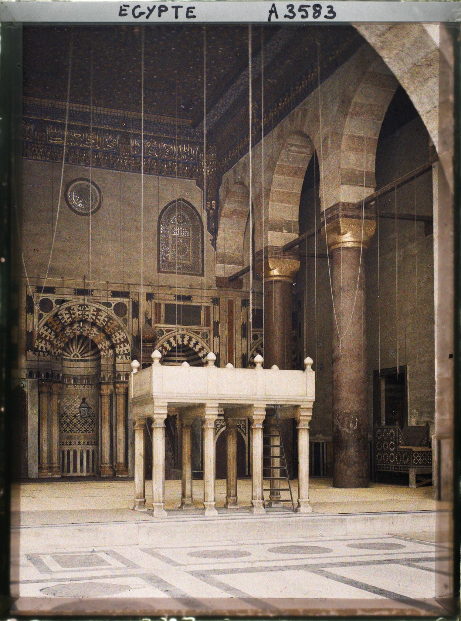 Image représentant Salle de prière de la mosquée Selah Ayoub ?