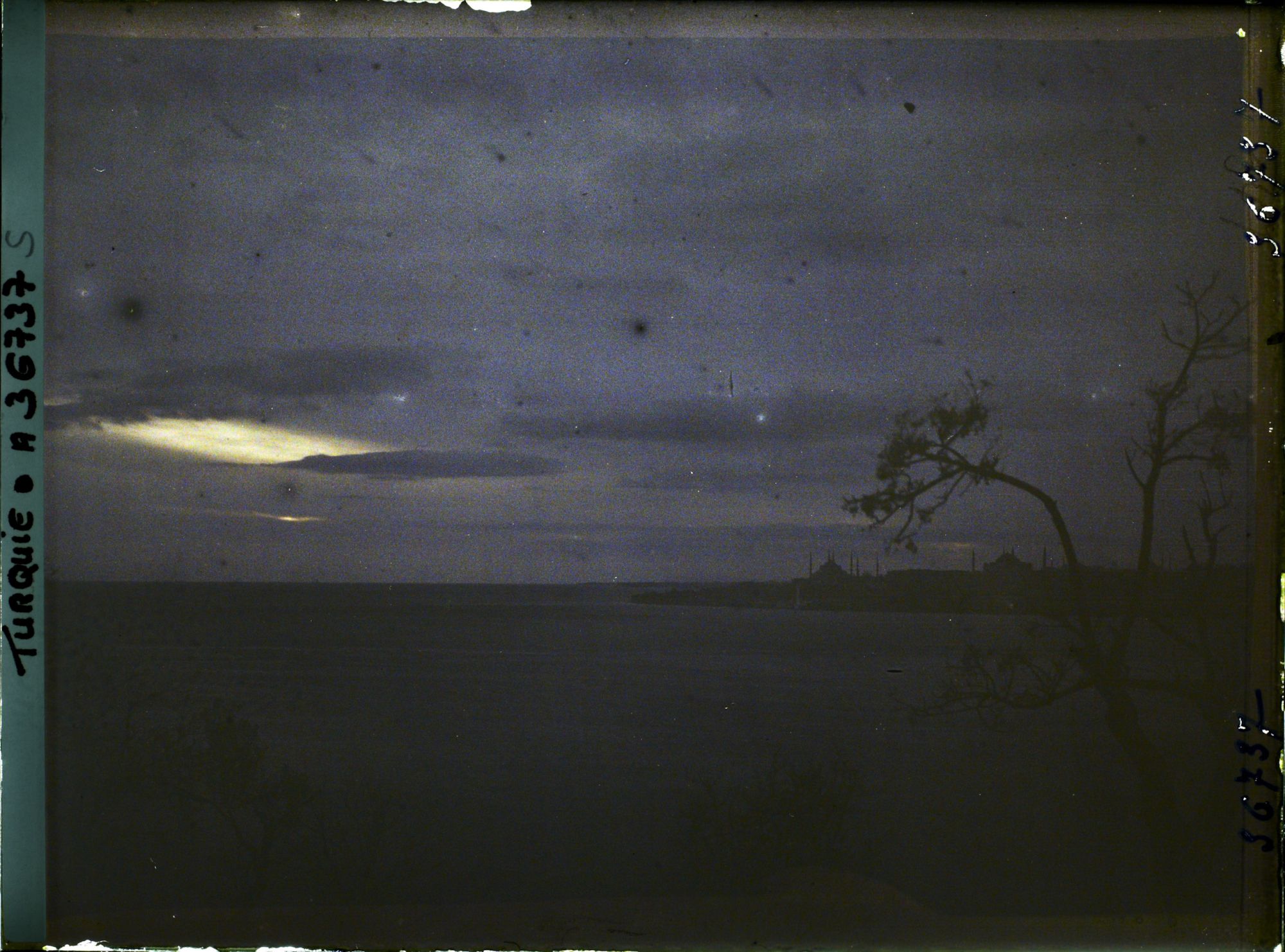 Image représentant Turquie, Scutari d'Asie, Effet du Soir sur Stamboul