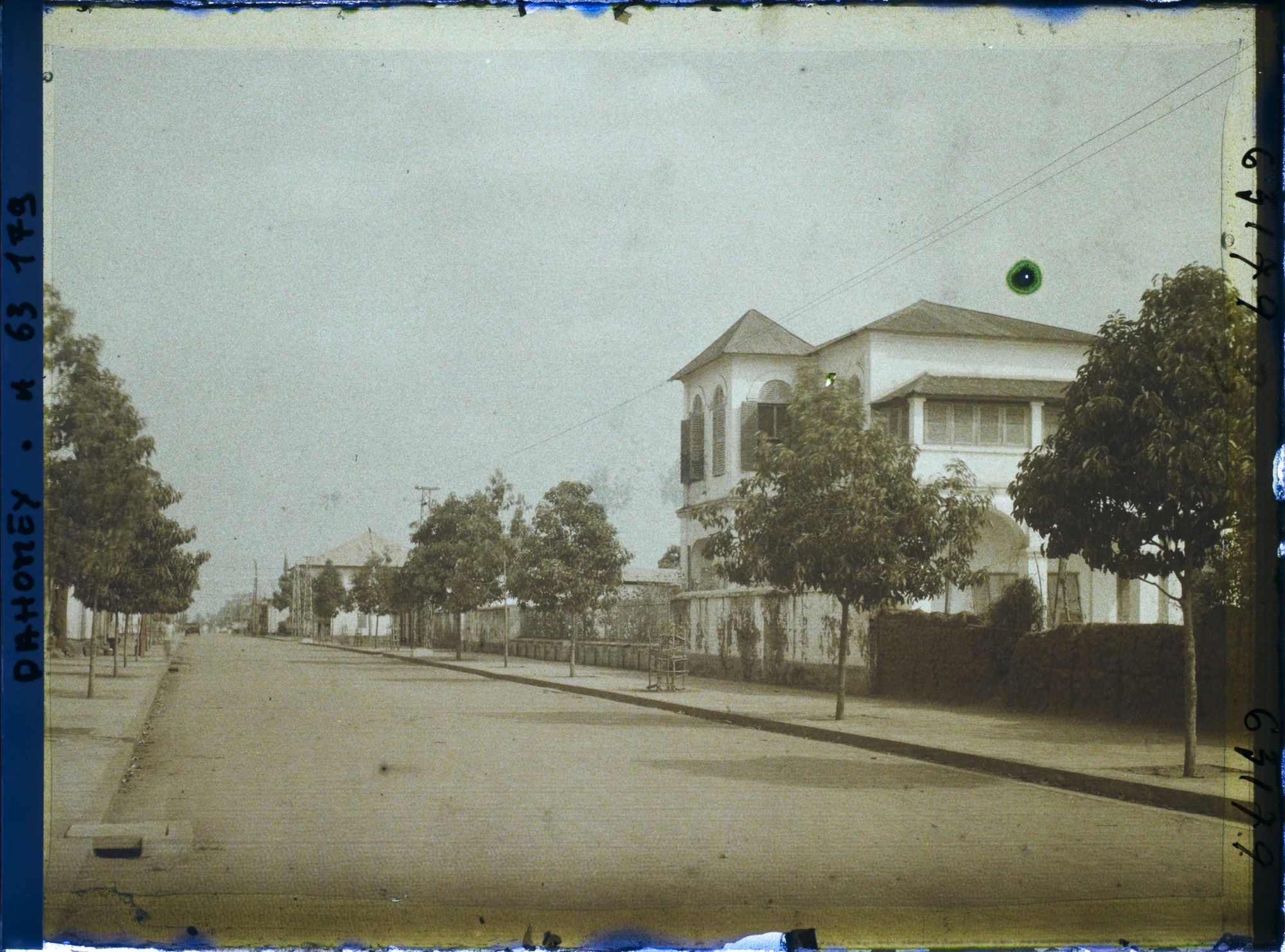 Image représentant L'avenue Victor-Ballot ou l'actuelle place Jean-Bayol