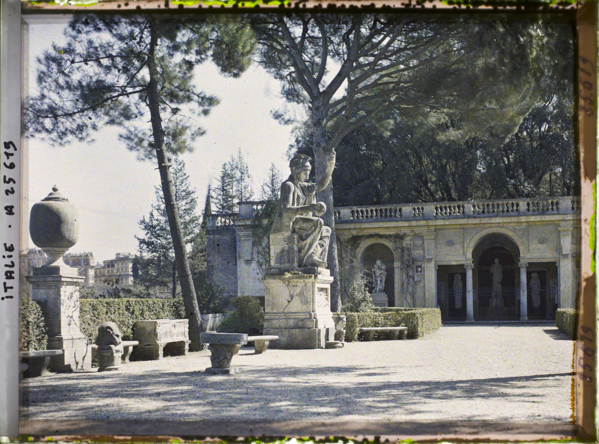 Image représentant Dans les jardins de la Villa Médicis