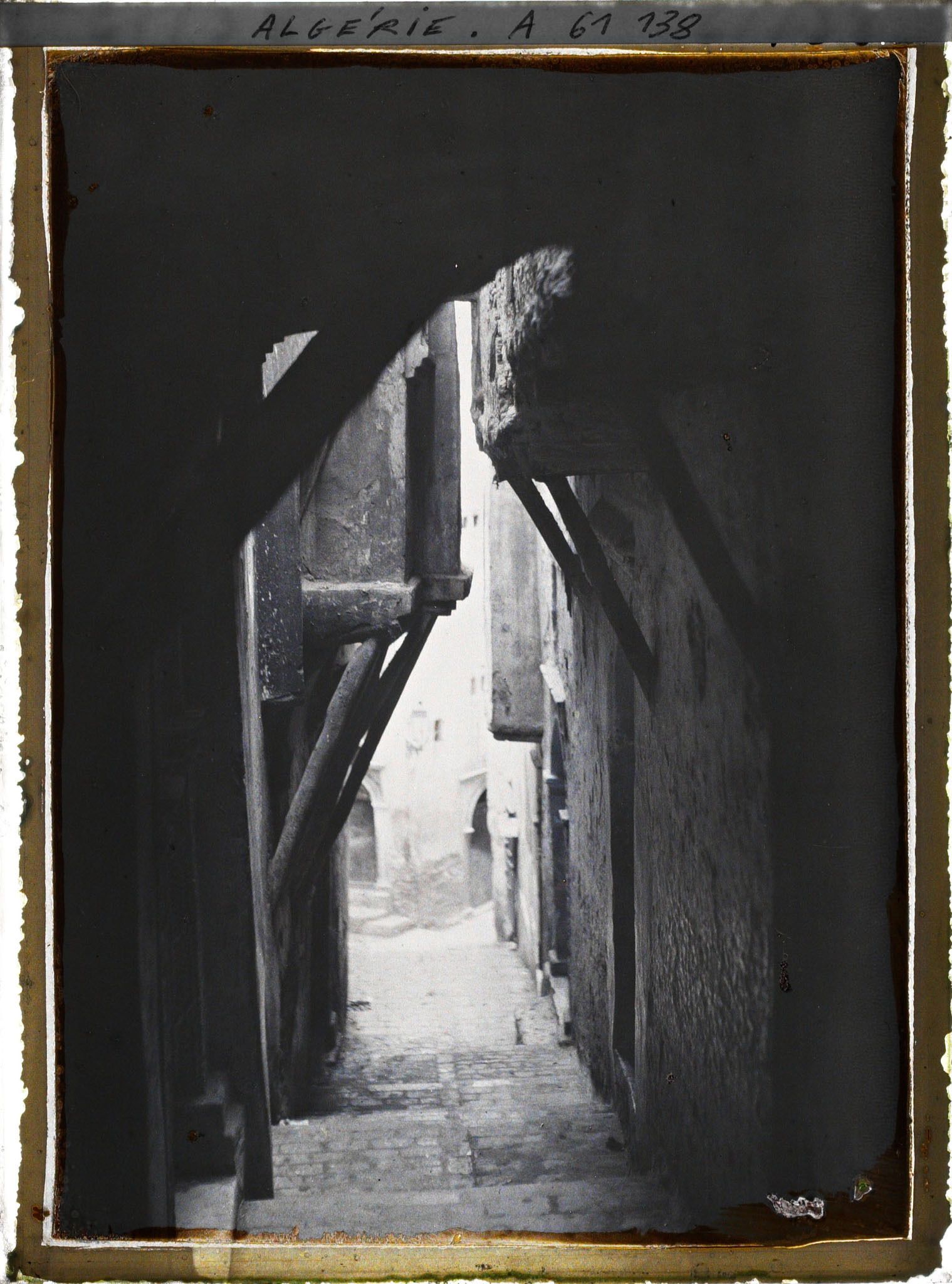 Image représentant La rue N'Fissa (ou N'Fiça) dans la Casbah