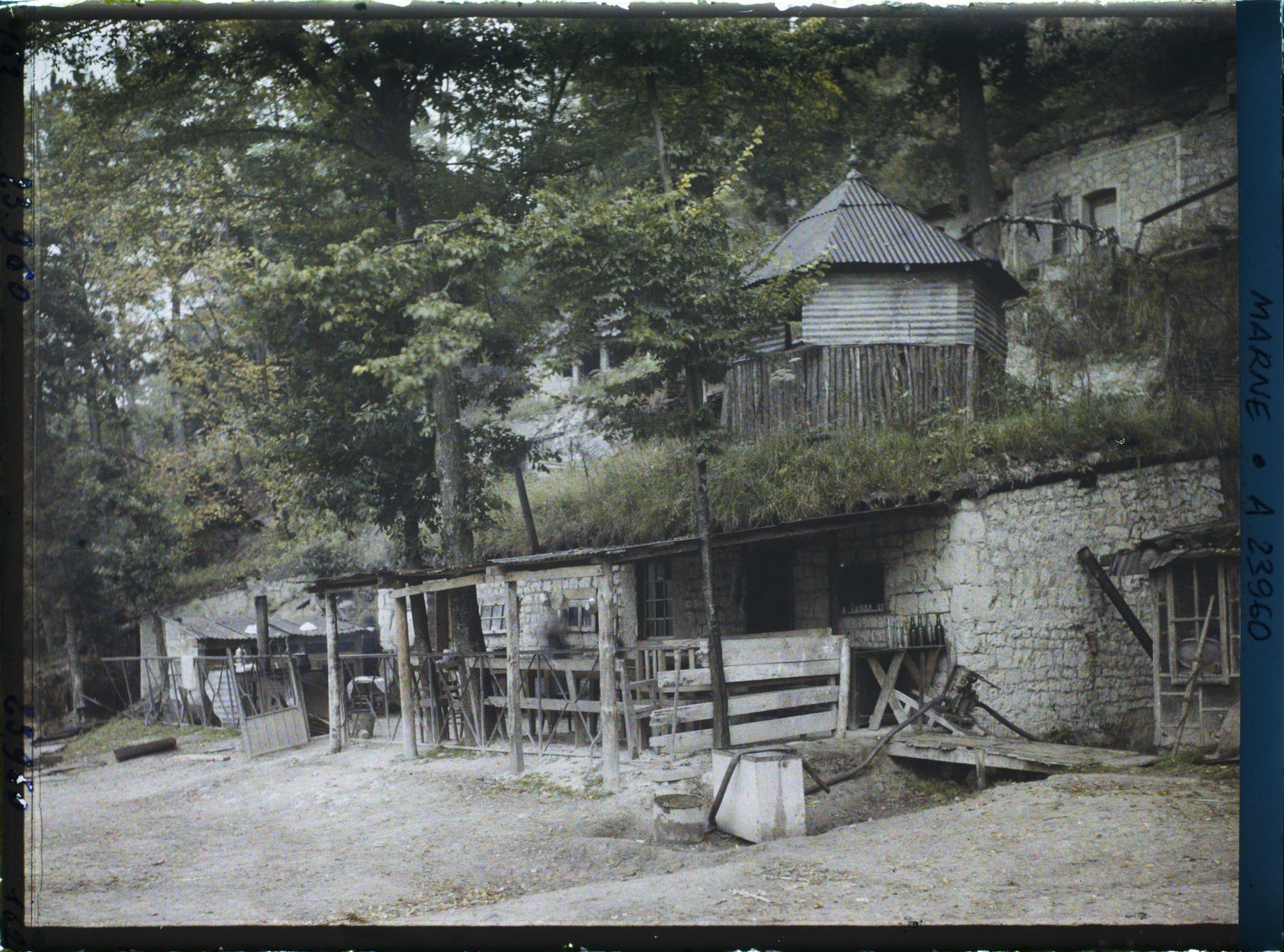 Image représentant France, La Harazée, Le Café de Bellevue à la Harazée