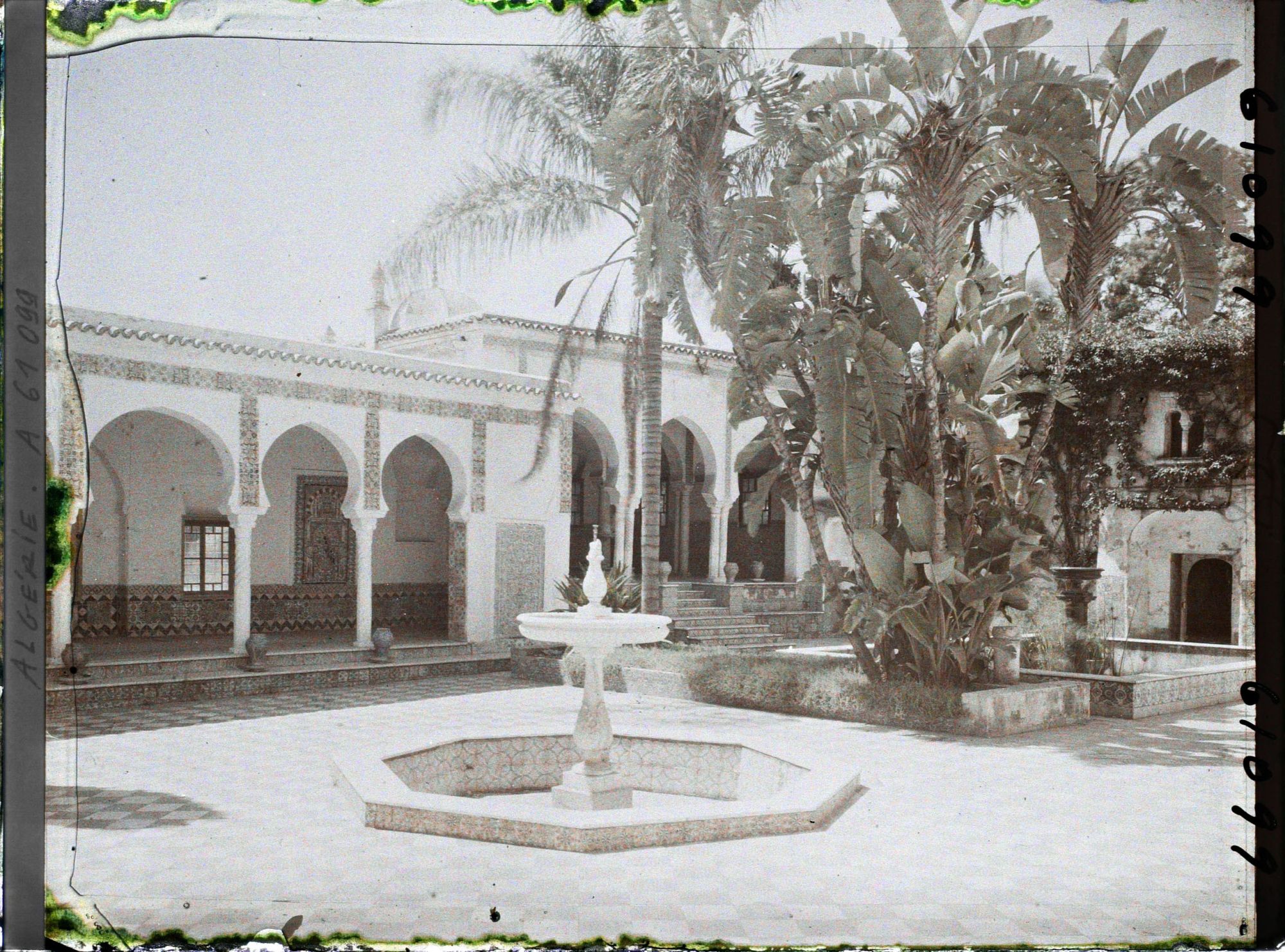 Image représentant Le palais du Bardo, la seconde cour
