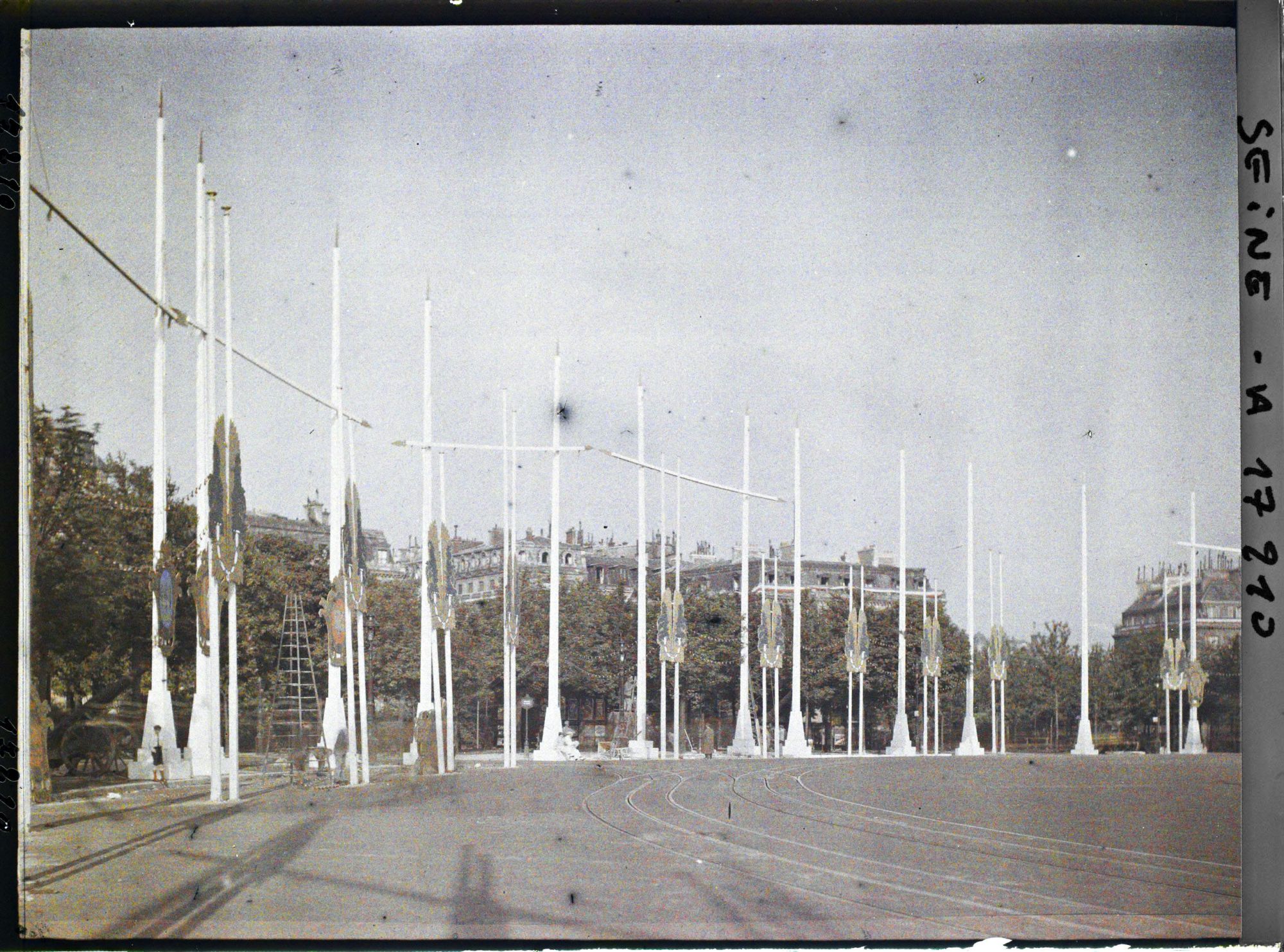 Image représentant Décorations place de l'Etoile pour les fêtes de la Victoire des 13 et 14 juillet 1919
