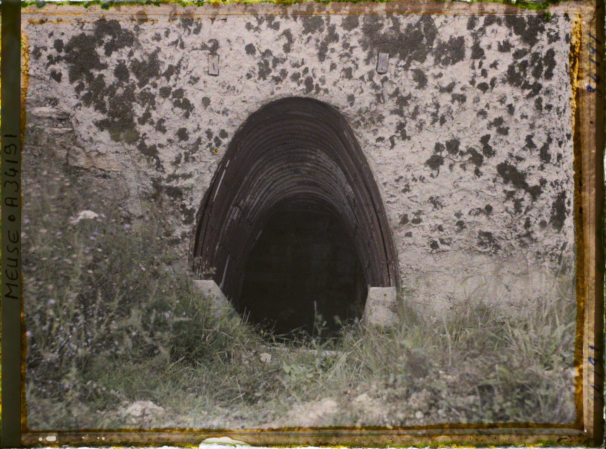 Image représentant France, Bois-Yuca, Entrée d'un grand abri Allemand