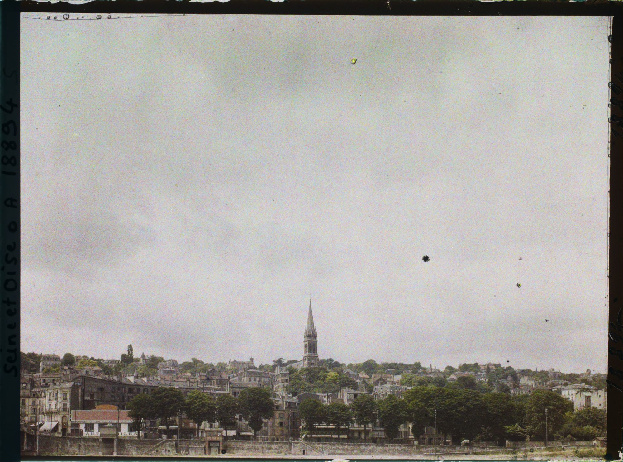 Image représentant Vue vers Saint-Cloud, à 12h 45, le ciel