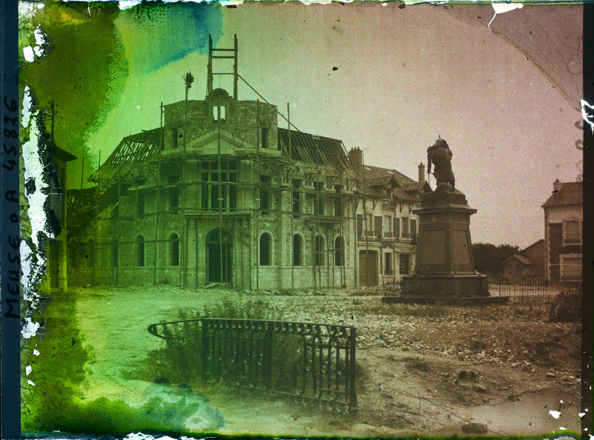 Image représentant France, Fresnes en Woëvre, Hôtel du Ville en construction