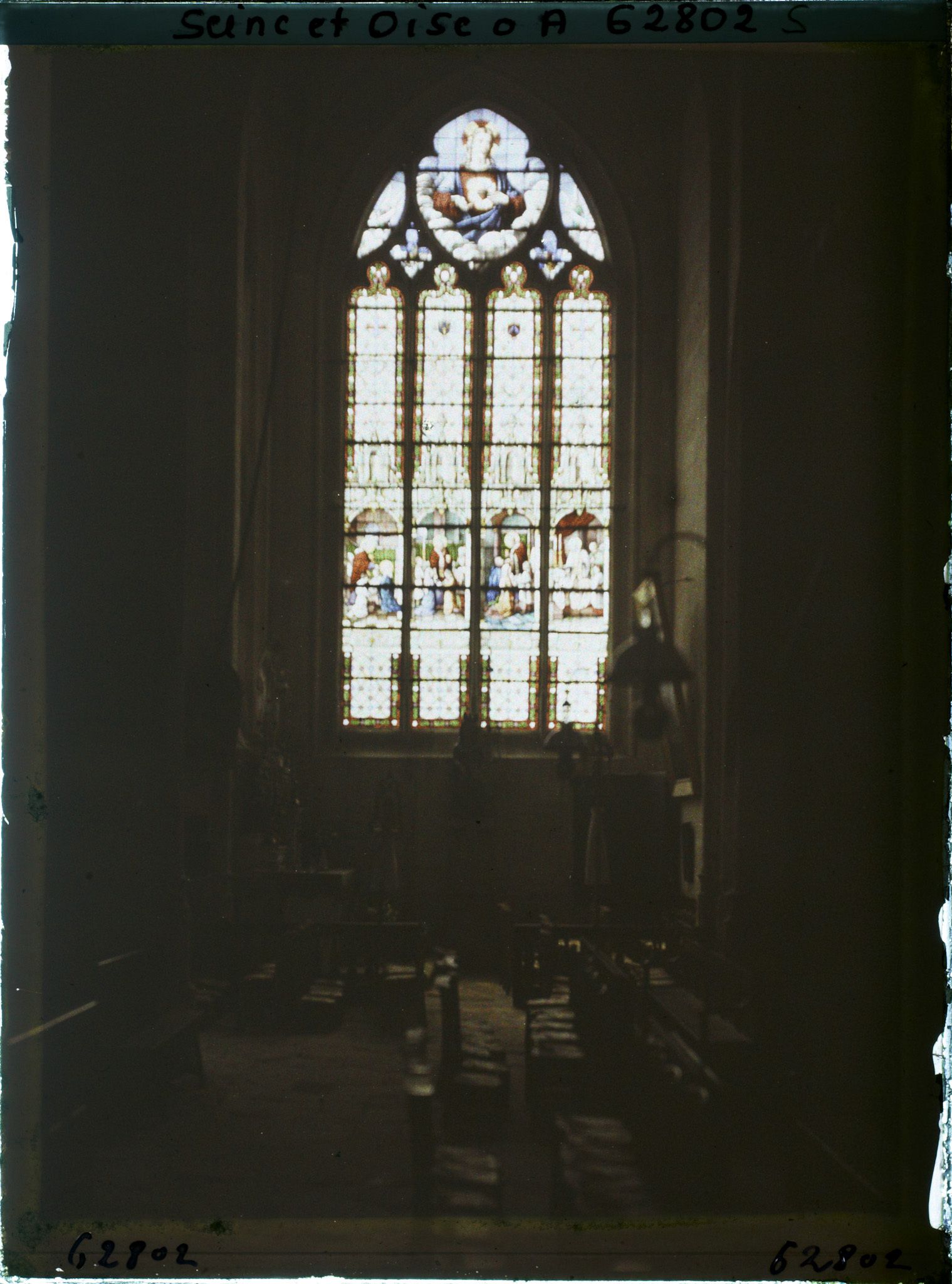 Image représentant Ile de France, Vetheuil, Vitraux de l'Eglise