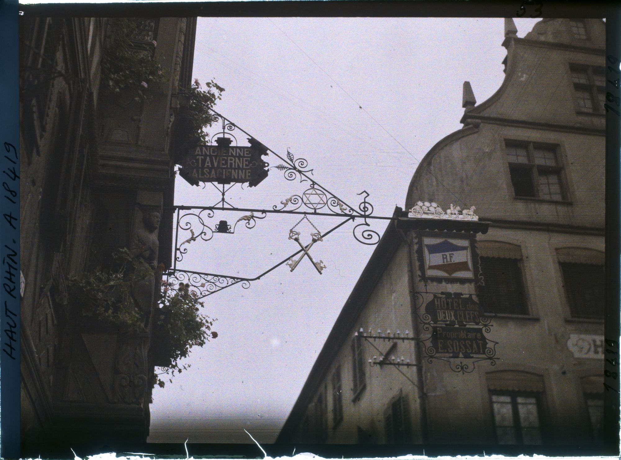 Image représentant France, Turkheim, Une enseigne à Turkheim