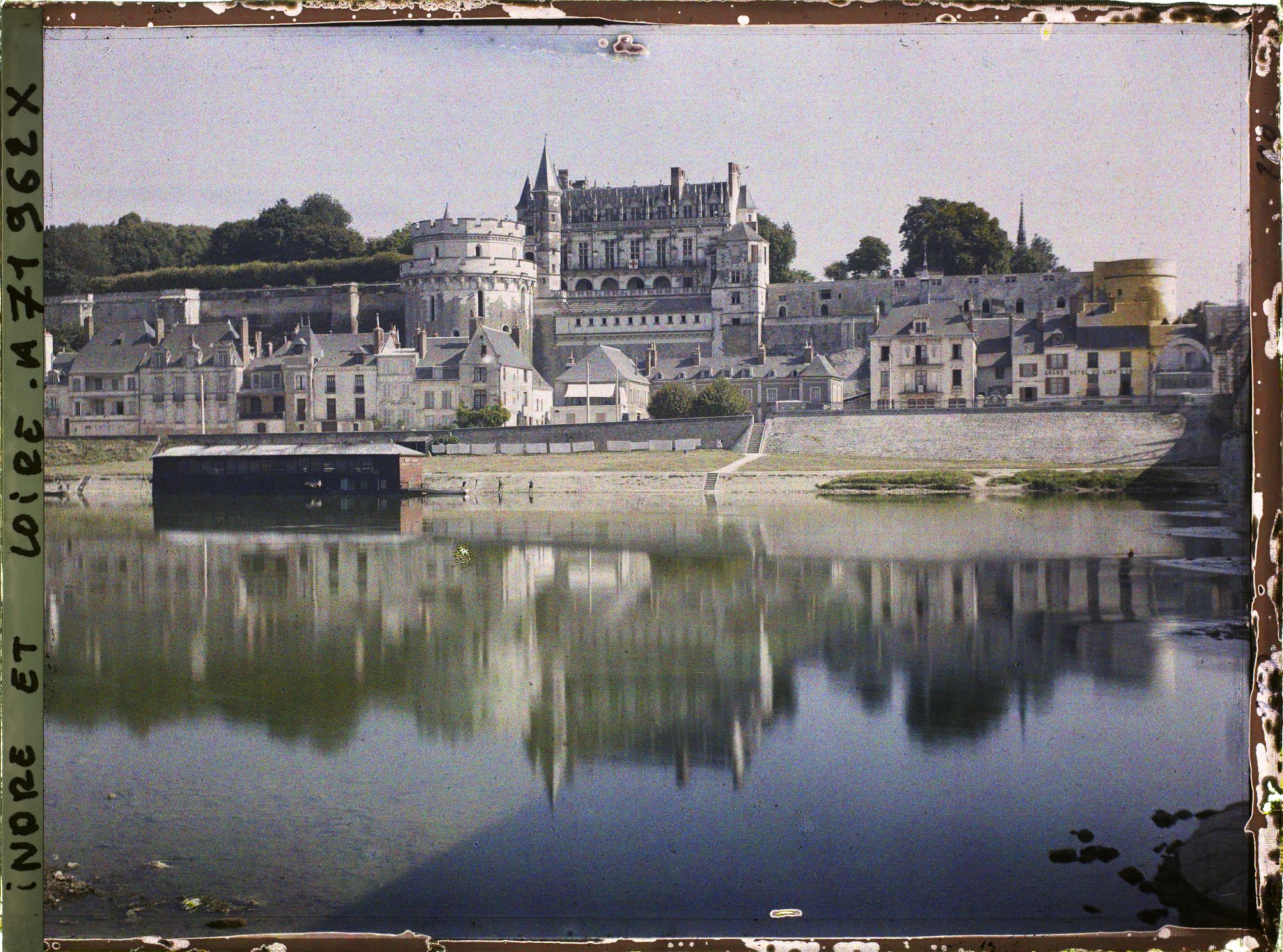 Image représentant Vue du château depuis les bords de Loire