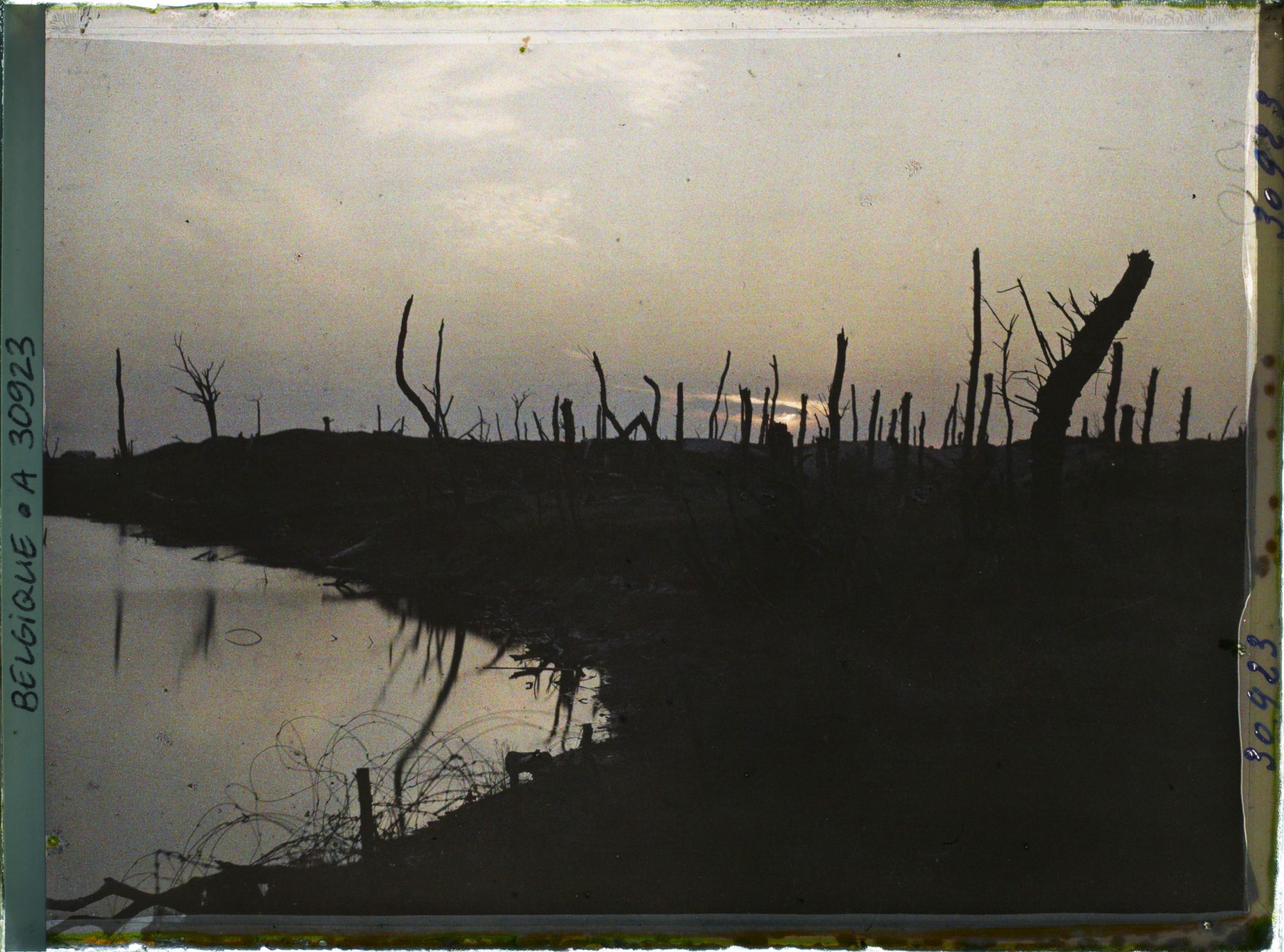 Image représentant Belgique, Lombartzyde, Coucher de Soleil devant Nieuport