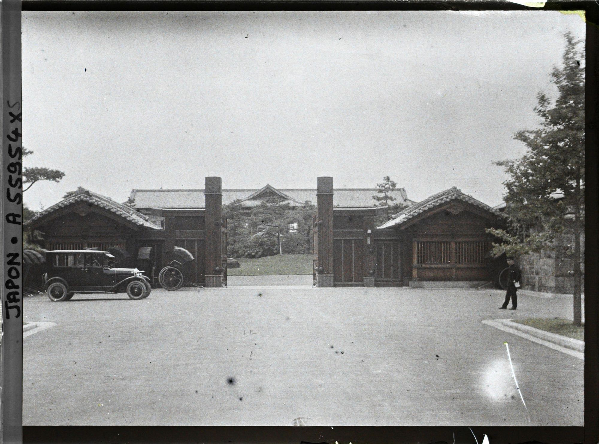 Image représentant Ecole d'Aoyama ou bien école Gakushuin réservée à l'aristocratie (?)