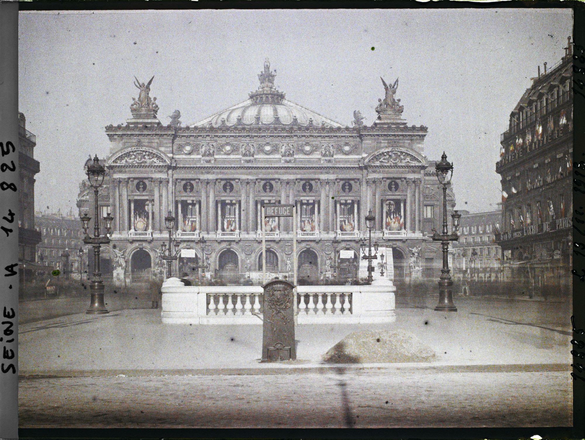 Image représentant Refuge à la station de métro Opéra, place de l'Opéra