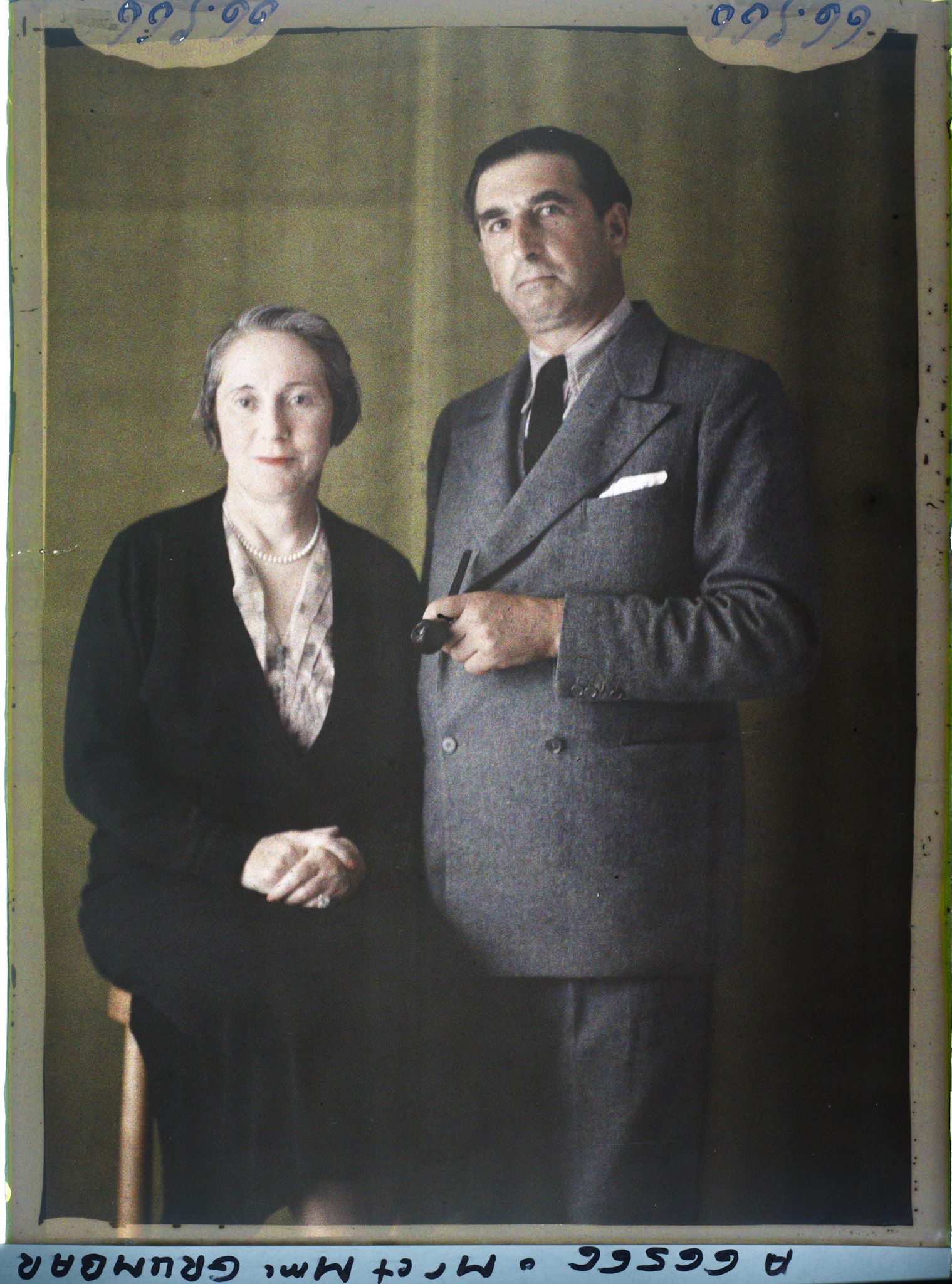 Image représentant https://musee-albert-kahn.s-museum.fr/home/NWQ2OTAwYzNmYjZlZTk1ZWQwODJmMjY4L2dlbmVyaWMtbm90aWNlLXRhYi9hdXRob3JpdHkvNjE3YTc5ZjVjZjhiODk2OGIzMzM3ZDIx/5d6900c3fb6ee95ed082f268/generic-notice-tab/authority/617a79ebcf8b8968b3336de7 Madame Grumbar et  https://musee-albert-kahn.s-museum.fr/home/NWQ2OTAwYzNmYjZlZTk1ZWQwODJmMjY4L2dlbmVyaWMtbm90aWNlLXRhYi9hdXRob3JpdHkvNjE3YTc5ZjVjZjhiODk2OGIzMzM3ZDIx/5d6900c3fb6ee95ed082f268/generic-notice-tab/authority/617a79ebcf8b8968b3336de6 Monsieur Grumbar