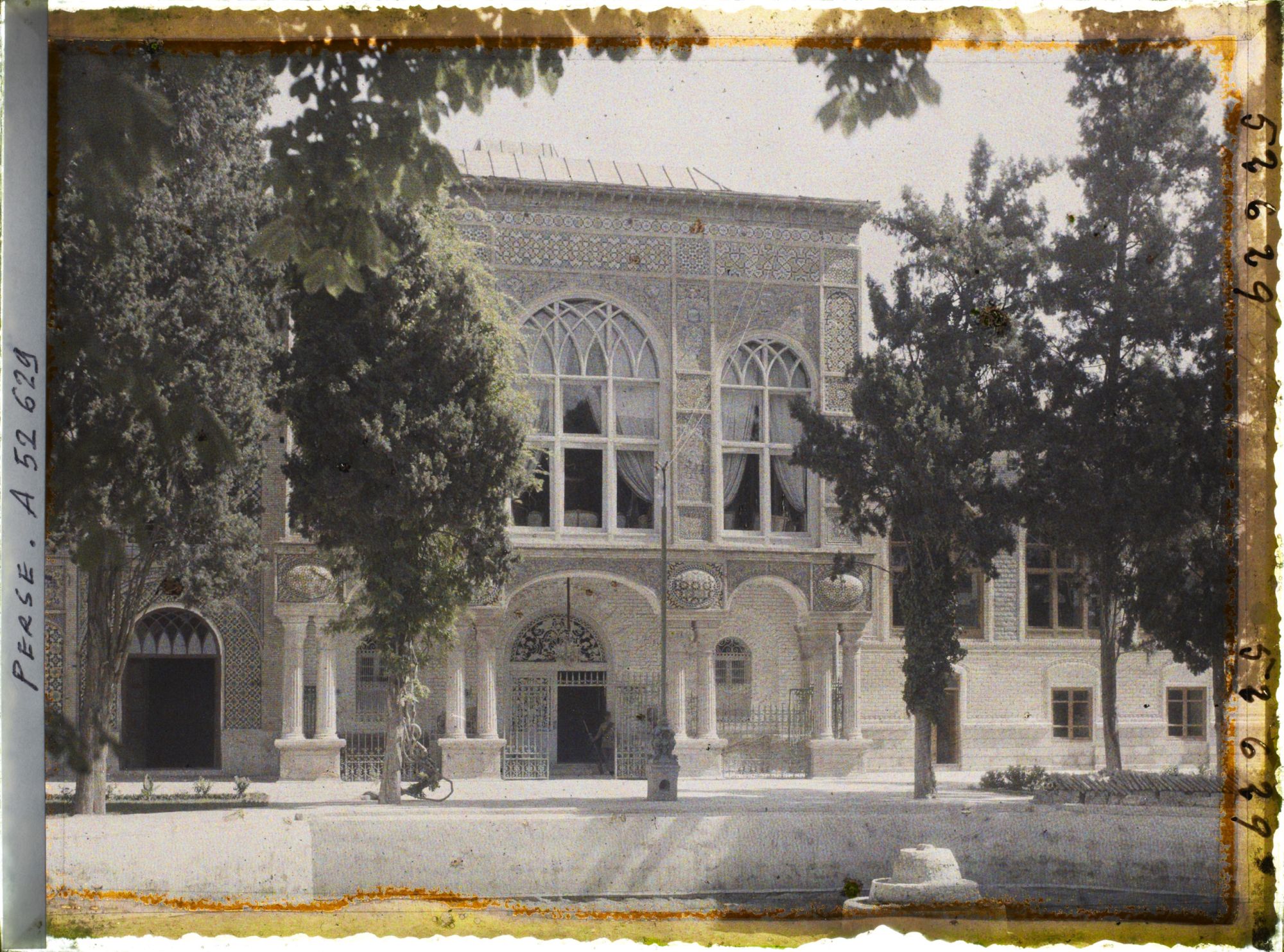 Image représentant L'entrée principale du palais du Golestan