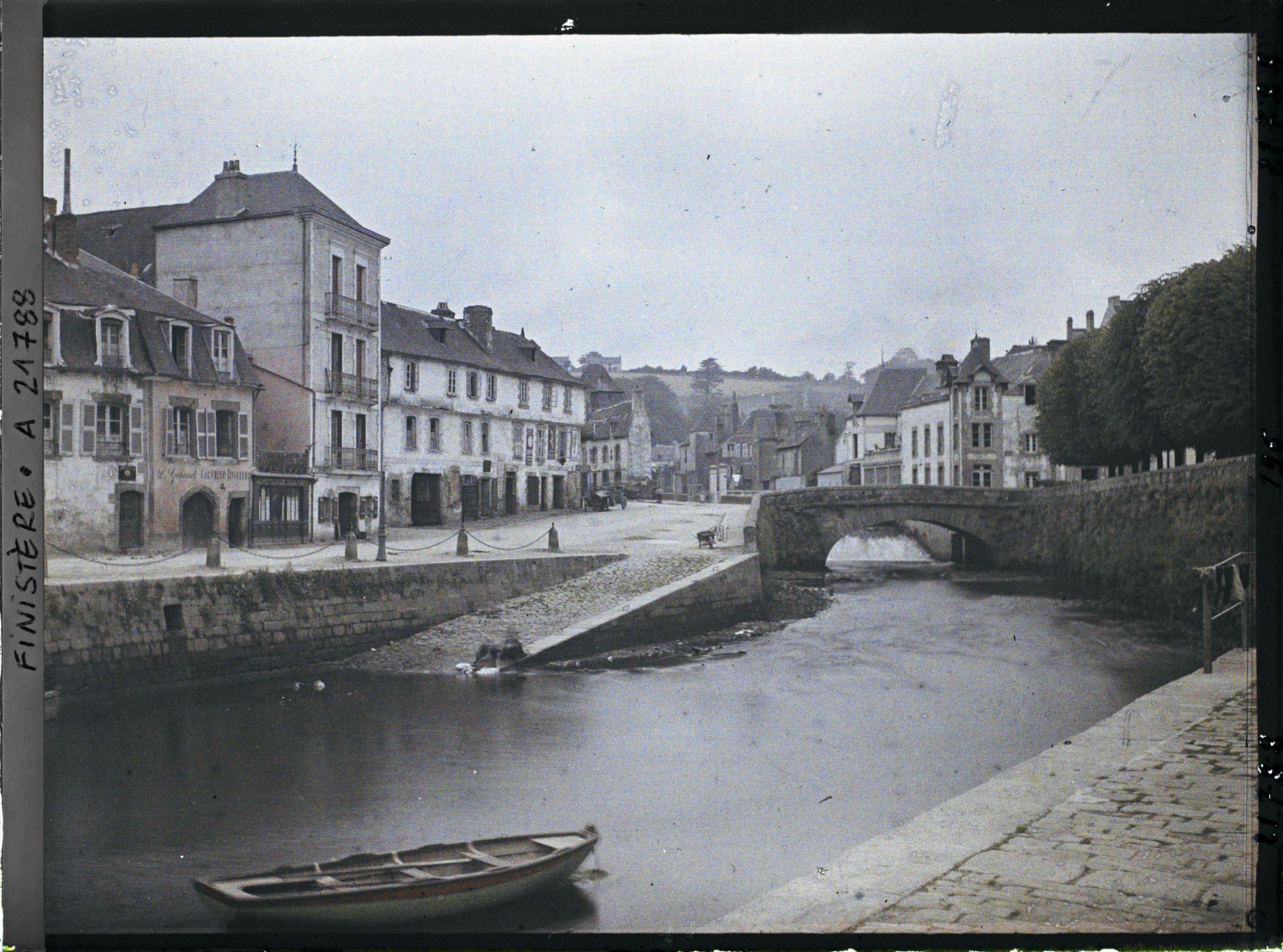 Image représentant L'Isole et le quai Brizeux