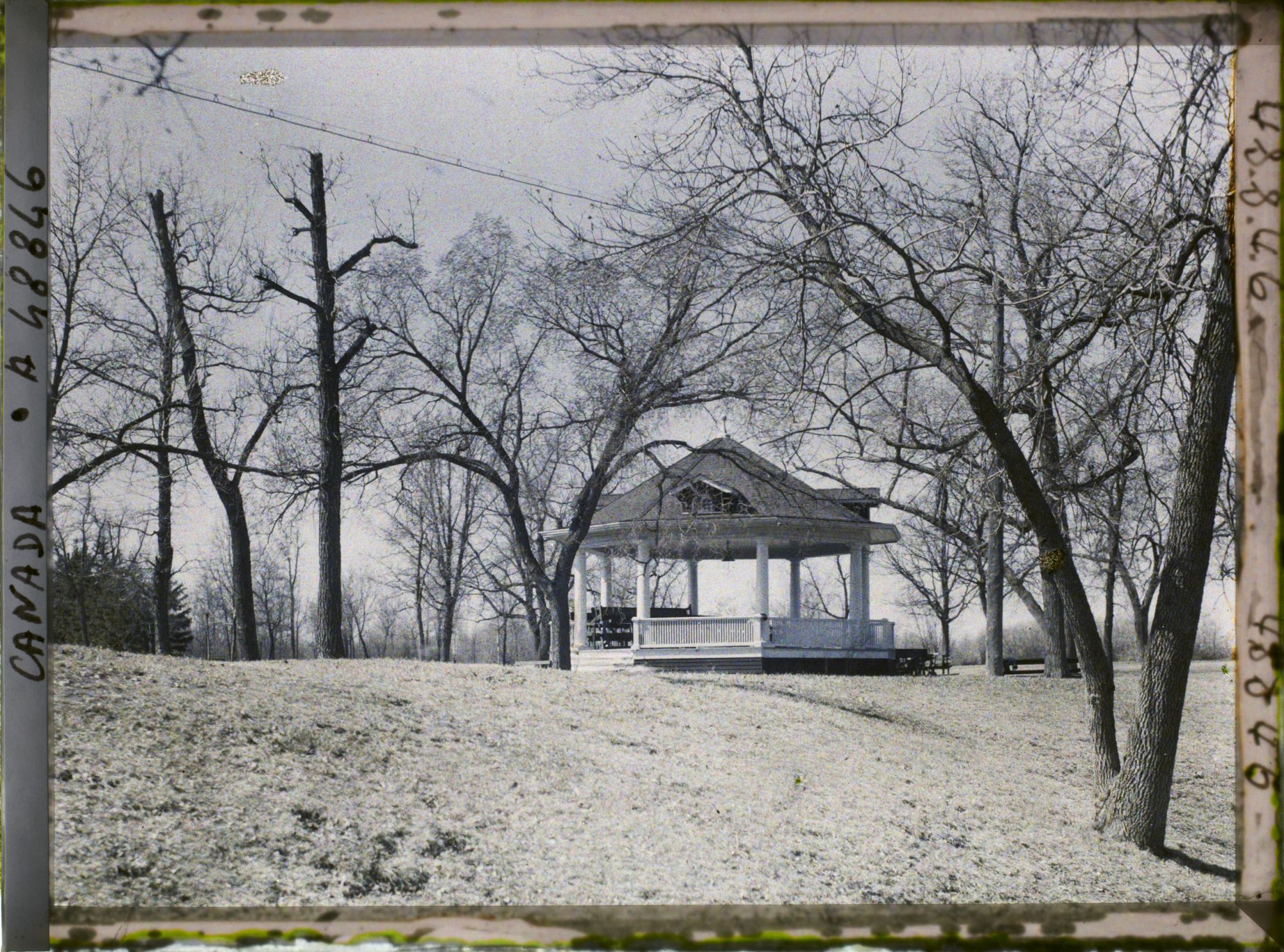 Image représentant Canada, Winnipeg, Le ParlementParc Assiniboine - un coin du Parc