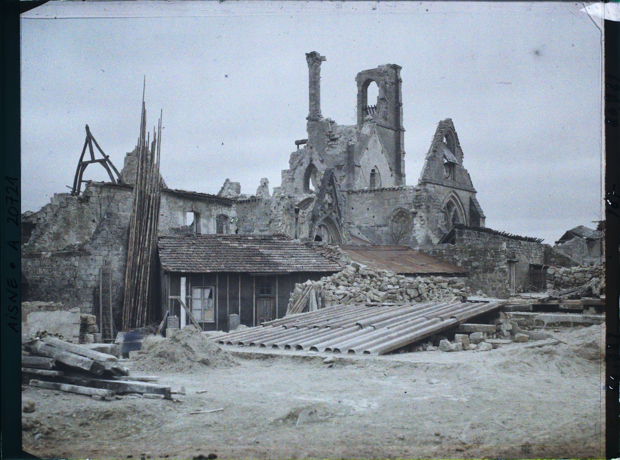 Image représentant France, Presles, Baraquements et Eglise