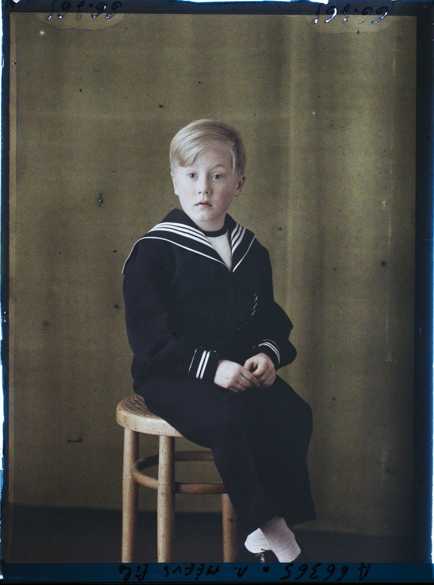 Image représentant https://musee-albert-kahn.s-museum.fr/home/NWQ2OTAwYzNmYjZlZTk1ZWQwODJmMjY4L2dlbmVyaWMtbm90aWNlLXRhYi9hdXRob3JpdHkvNjE3YTc5ZjVjZjhiODk2OGIzMzM3ZDIx/5d6900c3fb6ee95ed082f268/generic-notice-tab/authority/617a79ebcf8b8968b3337c1a Monsieur de Méeus fils