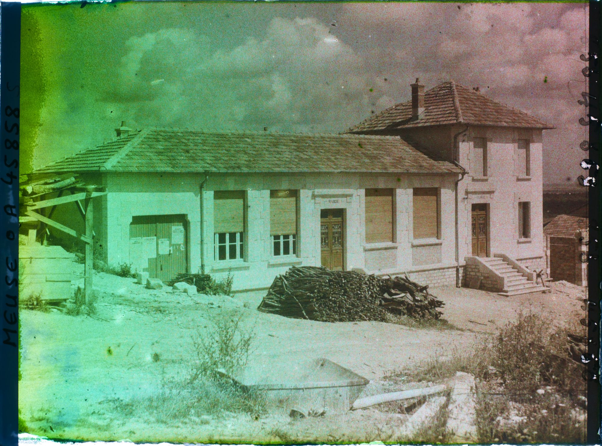 Image représentant France, Montsec, Nouvelle Mairie et Ecole