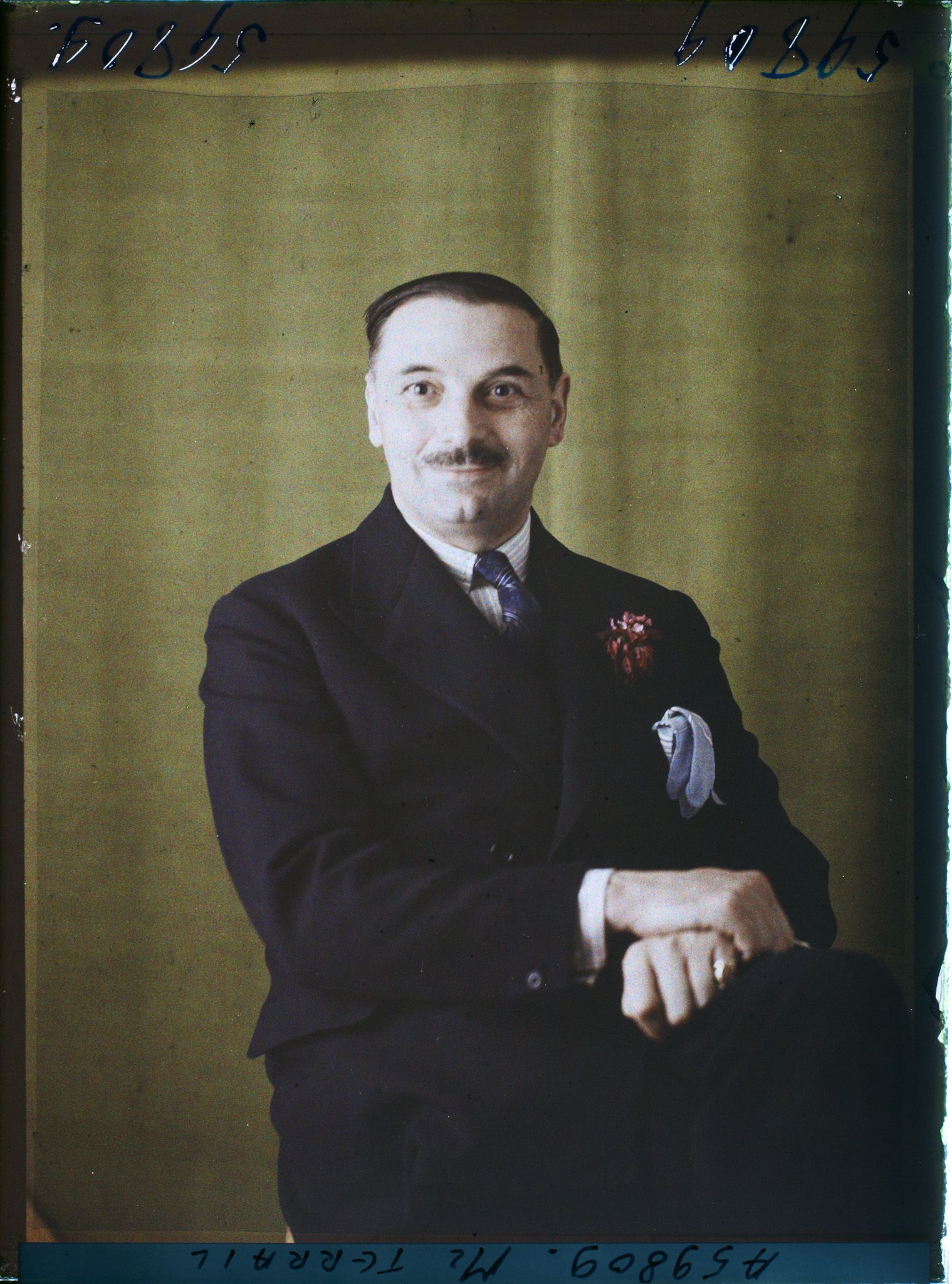 Image représentant https://musee-albert-kahn.s-museum.fr/home/NWQ2OTAwYzNmYjZlZTk1ZWQwODJmMjY4L2dlbmVyaWMtbm90aWNlLXRhYi9hdXRob3JpdHkvNjE3YTc5ZjVjZjhiODk2OGIzMzM3ZDIx/5d6900c3fb6ee95ed082f268/generic-notice-tab/authority/617a79ebcf8b8968b33378a1 Monsieur Terrail