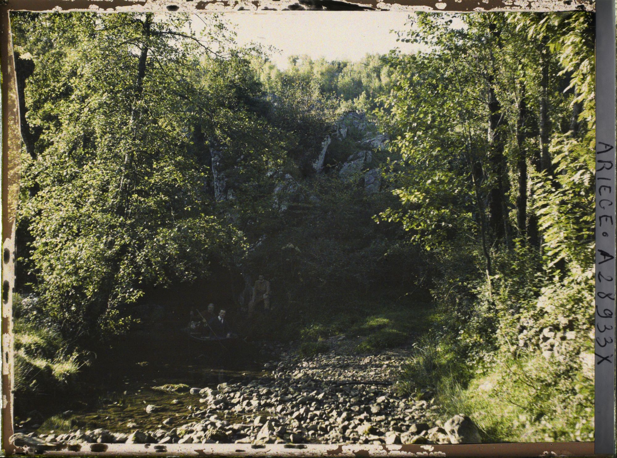 Image représentant L'entrée de la grotte du Tuc d'Audoubert et les Begouën