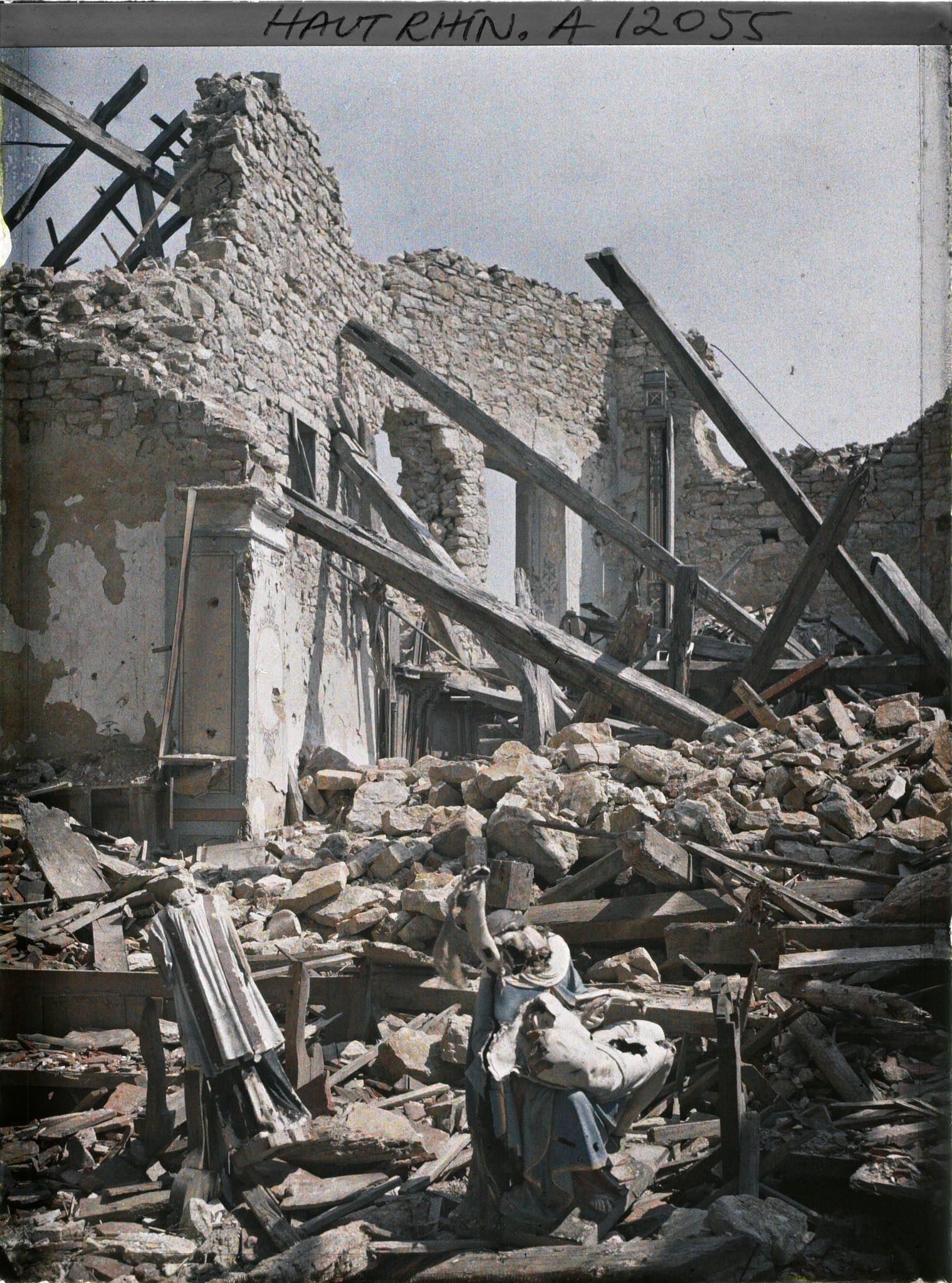 Image représentant L'église (intérieur)