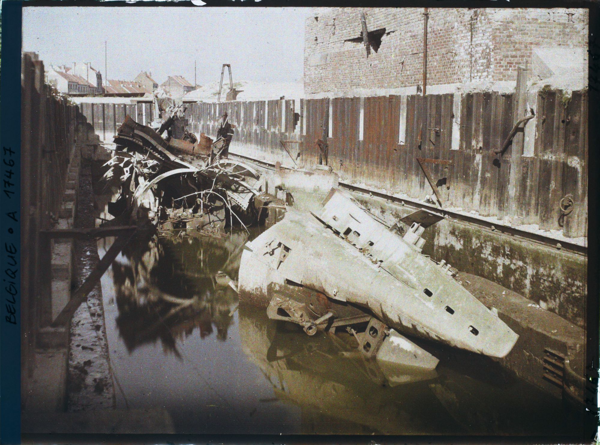 Image représentant Belgique, Ostende, Sous marin allemand dans sa Cale, vue prise de l'arrière