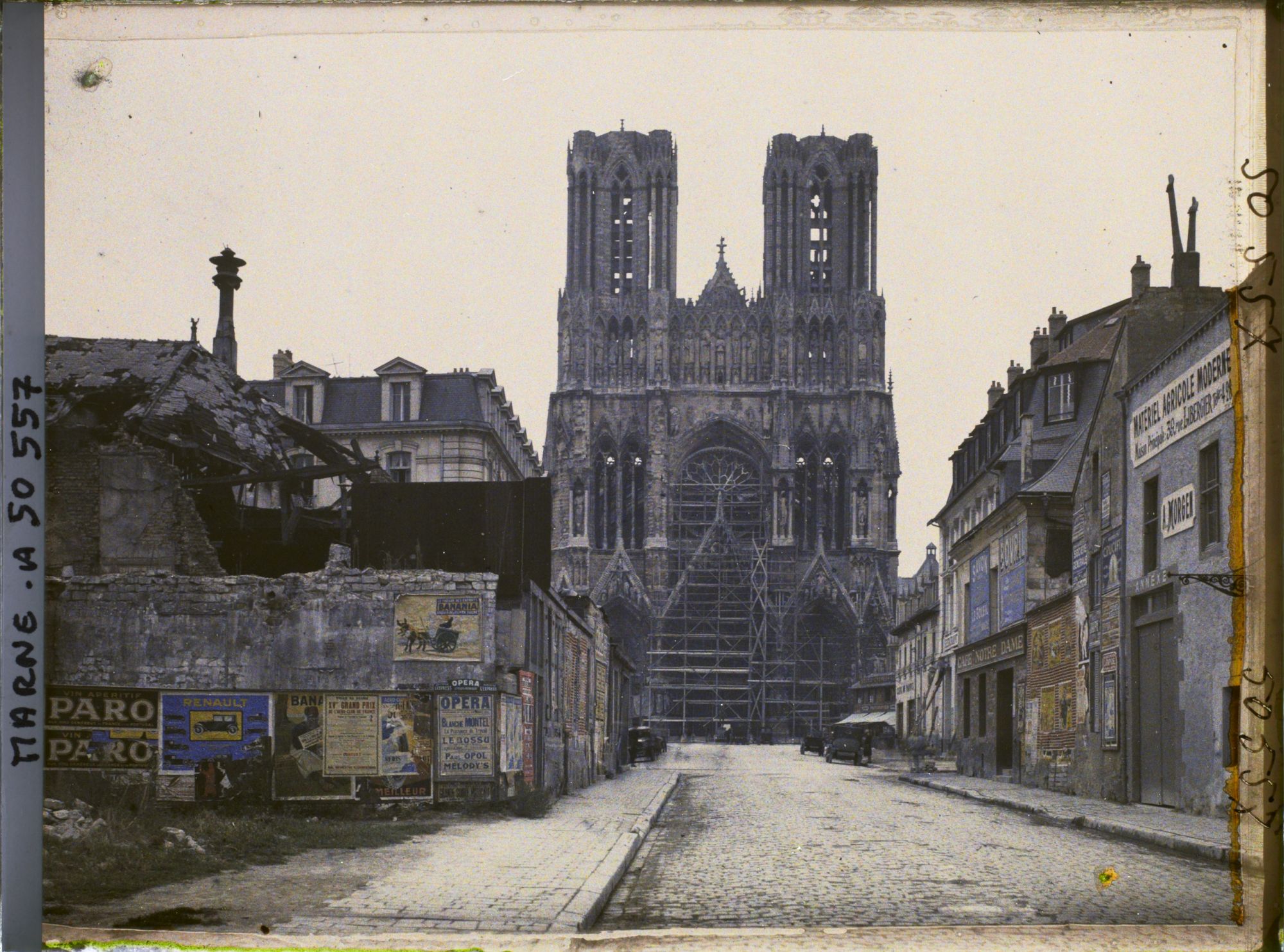 Image représentant France, Reims, Façade de la Cathédrale échafaudée