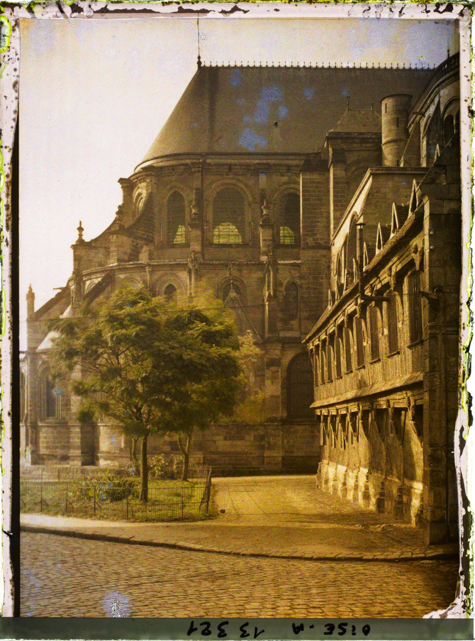 Image représentant France, Noyon, Abside de la Cathédrale
