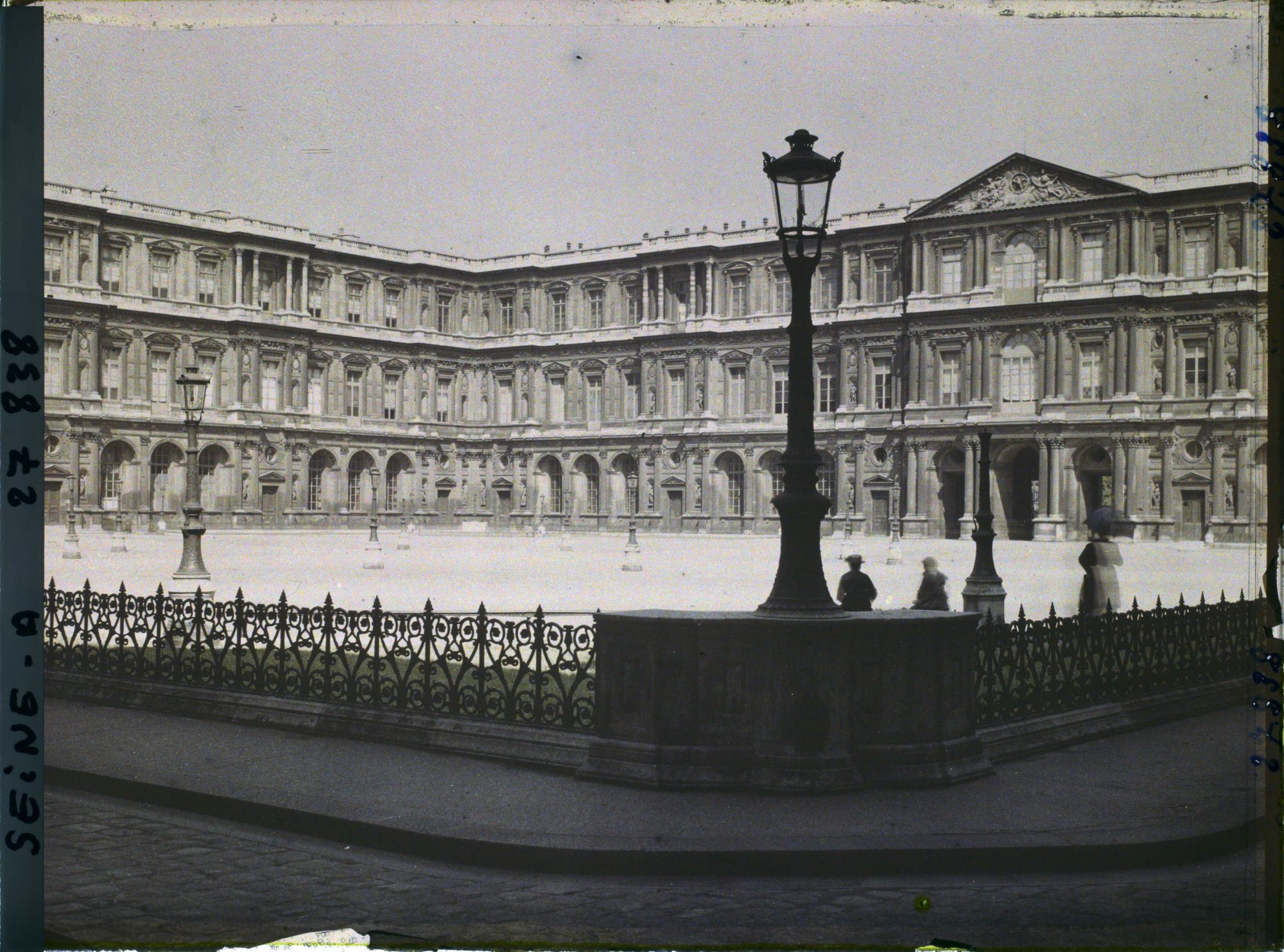 Image représentant La Cour Carrée du Louvre