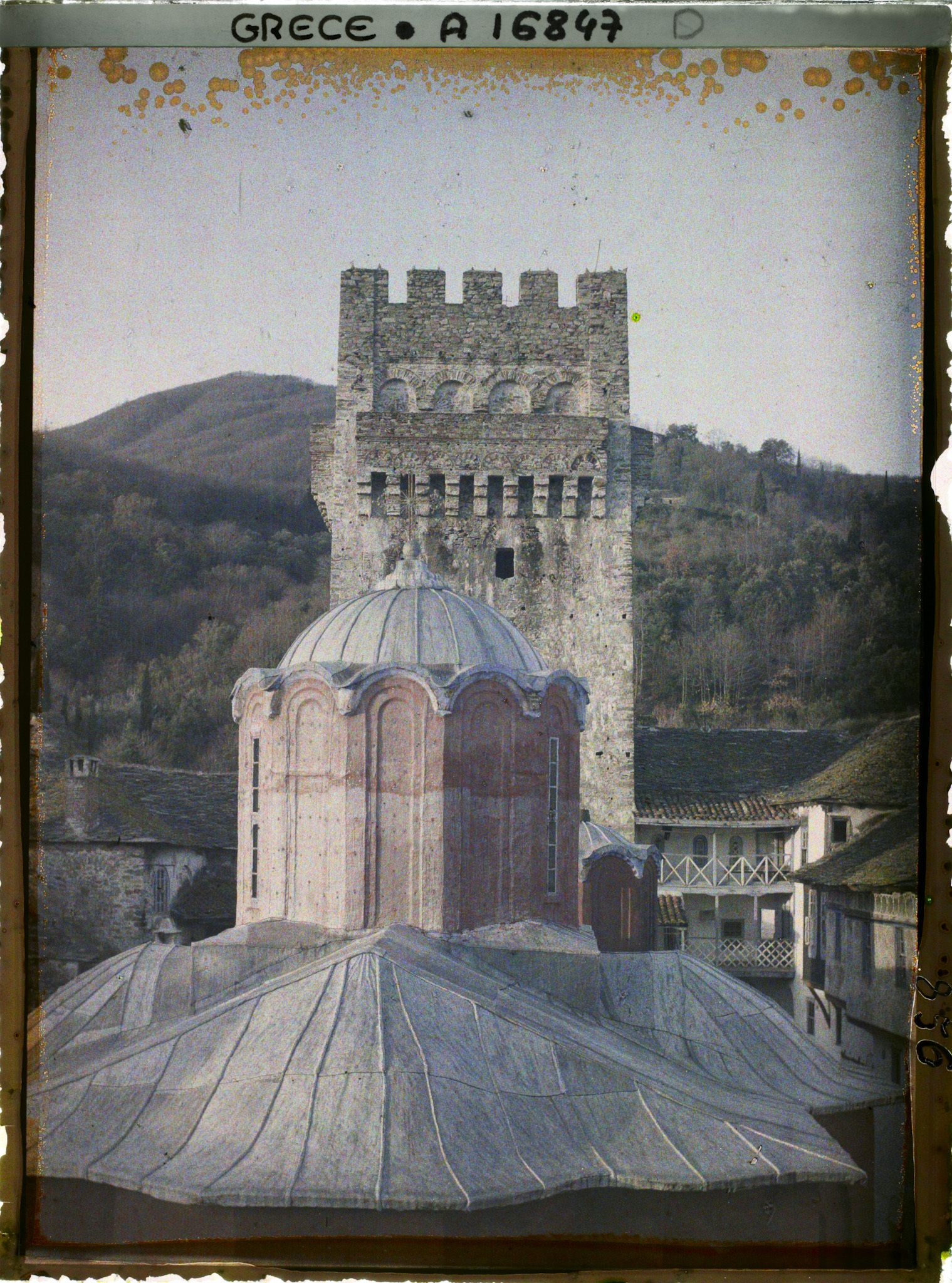 Image représentant Mont Athos, Grande Lavra, La Tour et la Coupole de Karakalon
