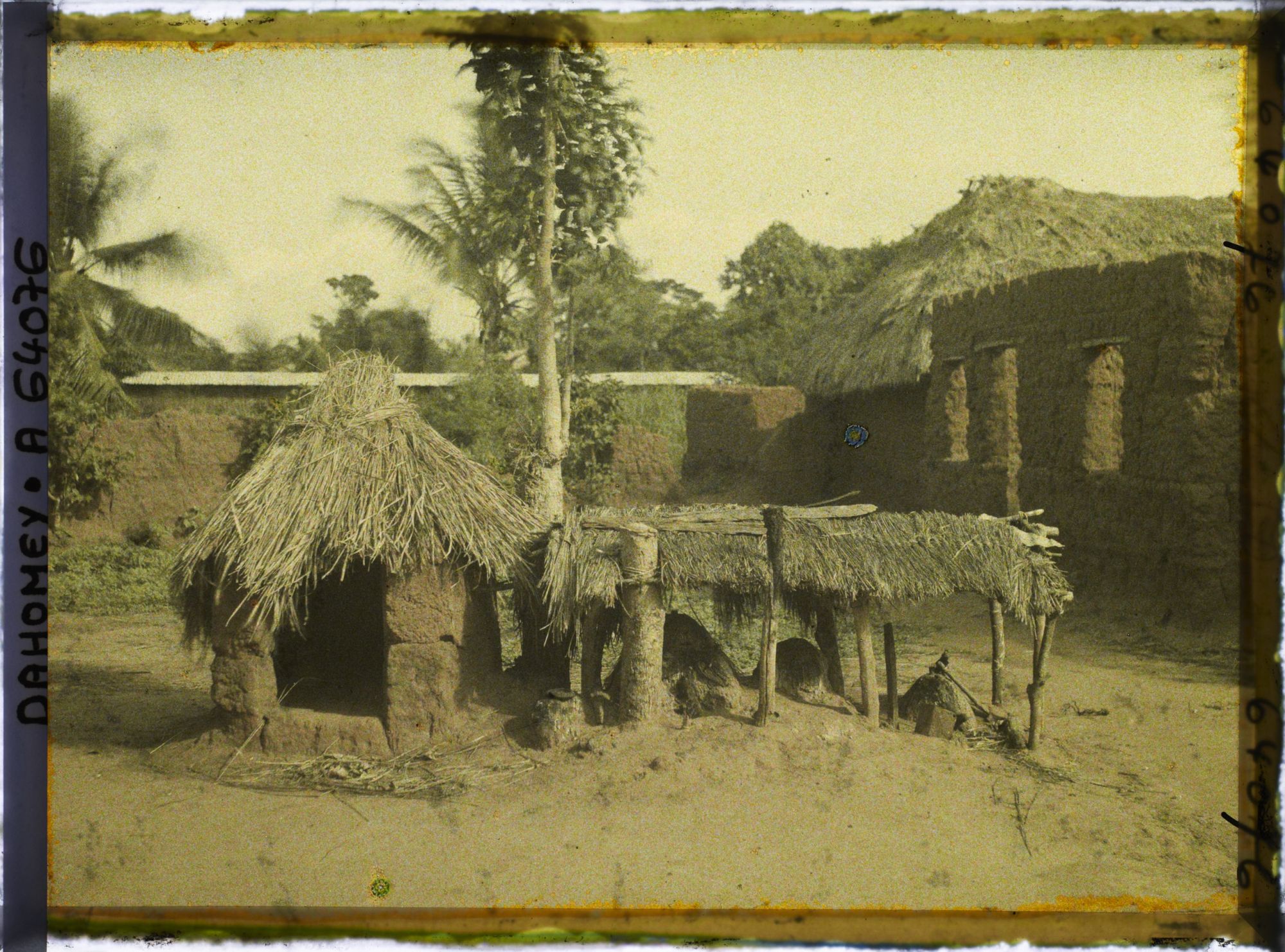 Image représentant Autels des fétiches Lègba et Dan