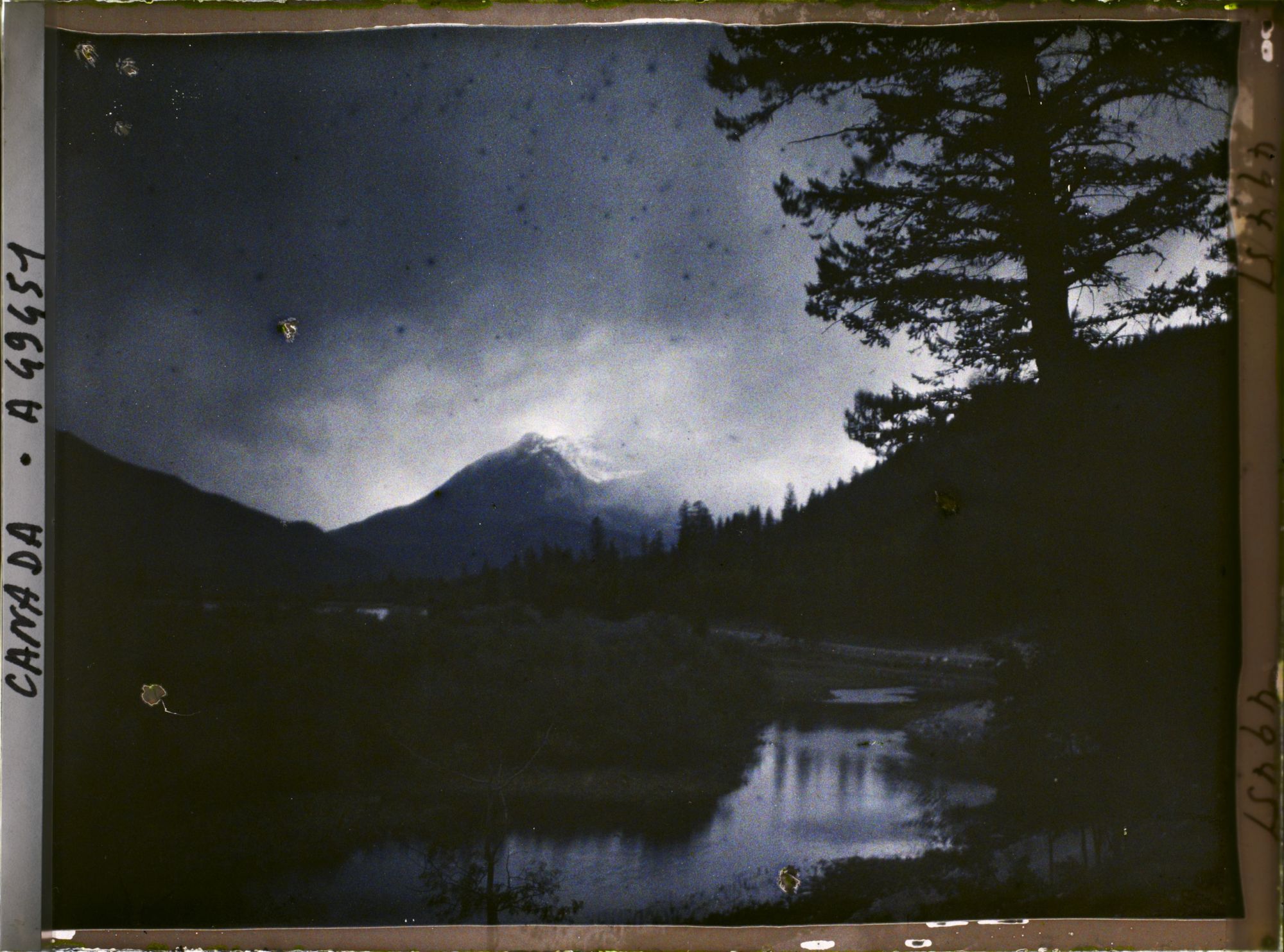 Image représentant Canada, Banff, Un orage se prépare sur le Massive