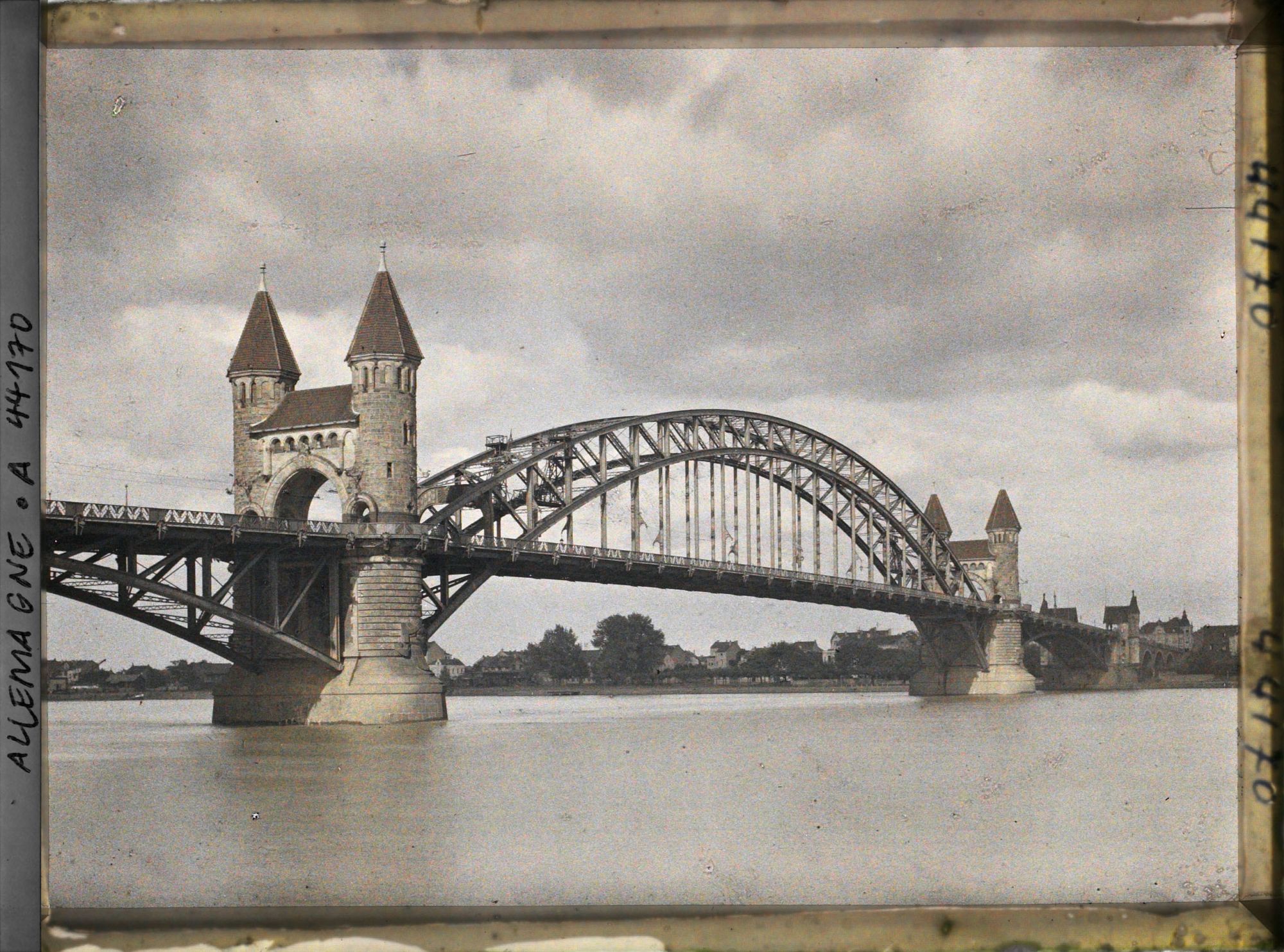 Image représentant Allemagne, Bonn, Le Pont vu de la rive gauche