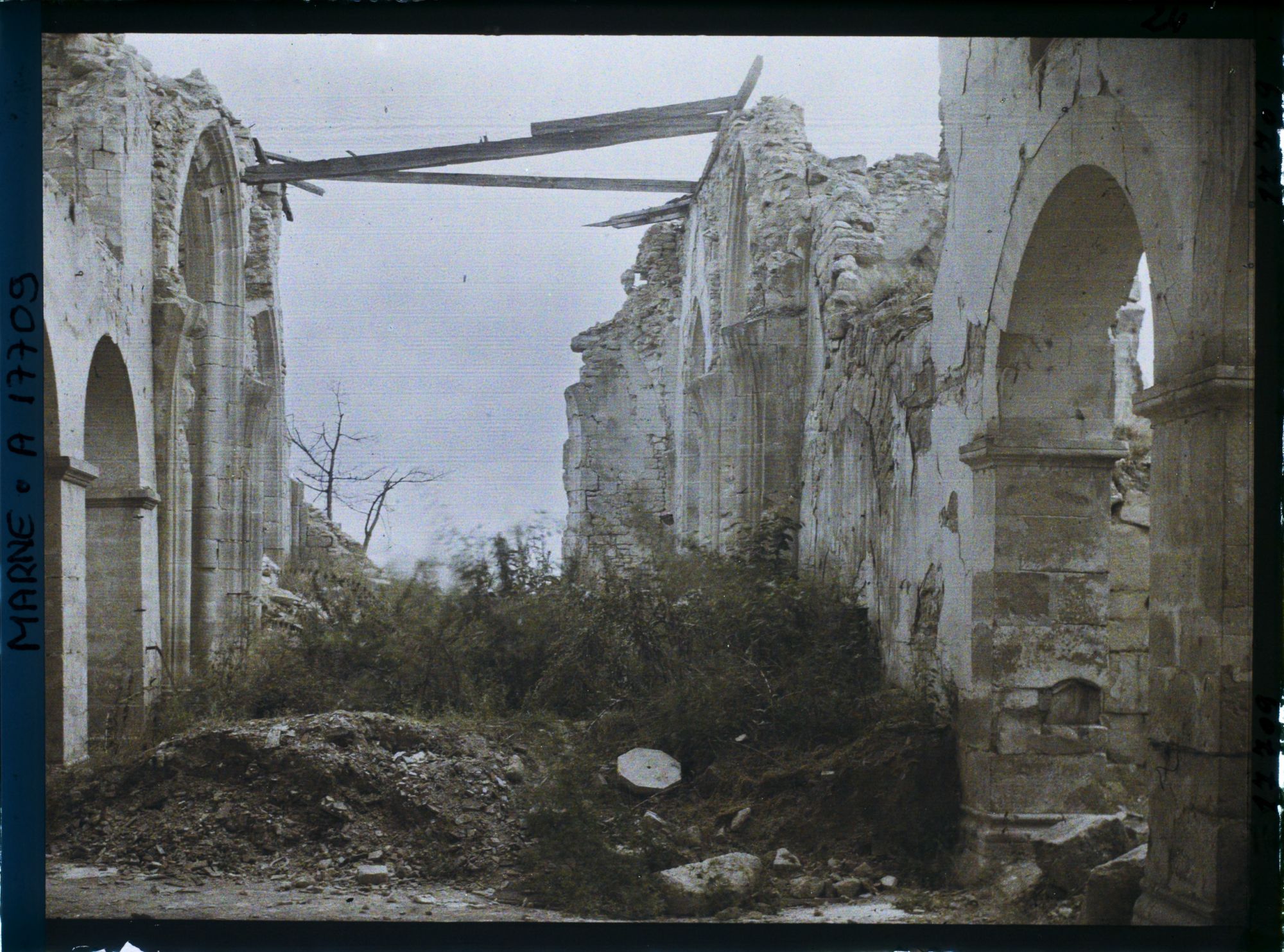 Image représentant Cauroy les Hermonville, Cauroy-les-Hermonville - Intérieur de l'Eglise