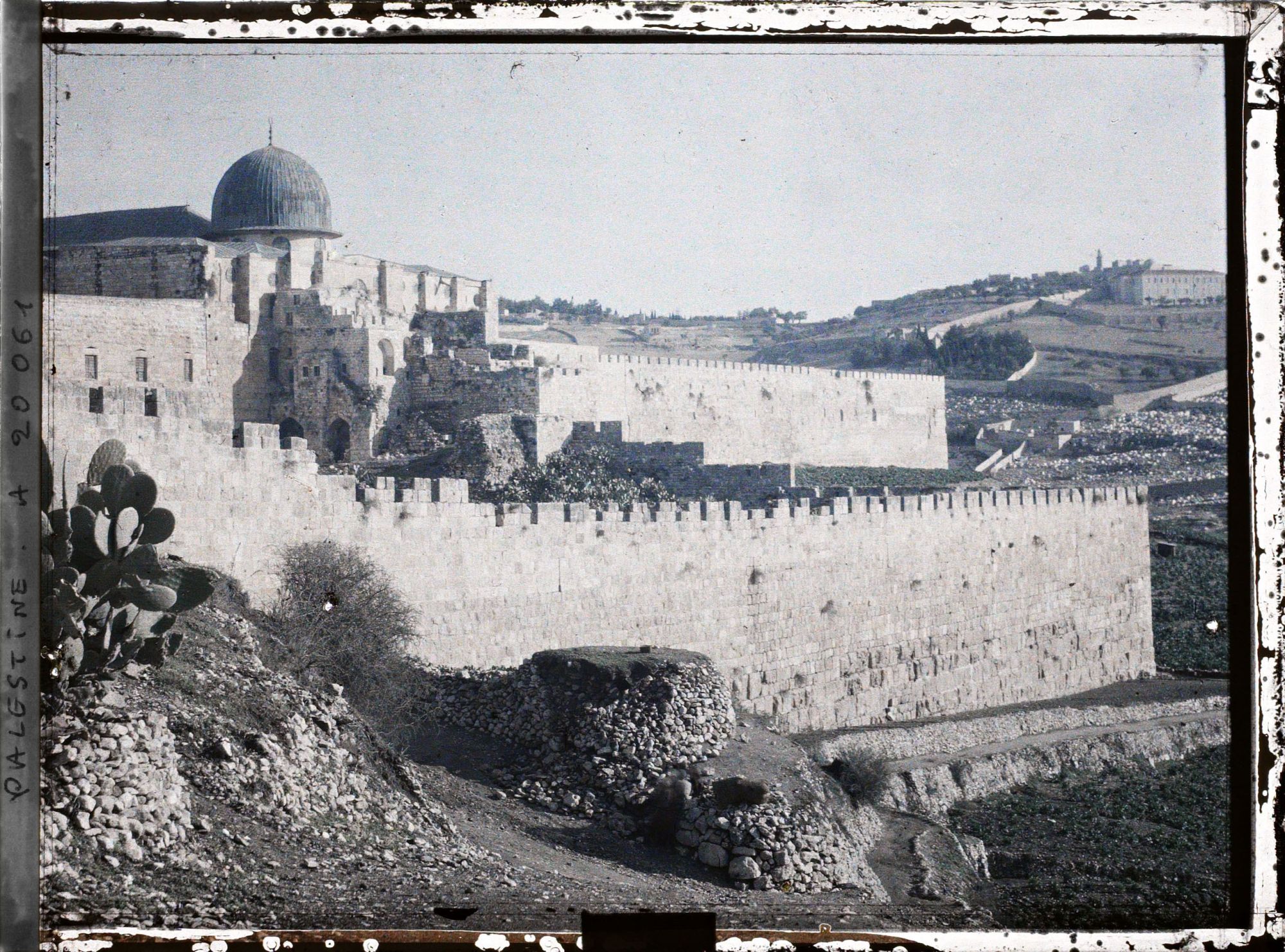 Image représentant Angle sud de l'enceinte avec la mosquée Al-Aksa