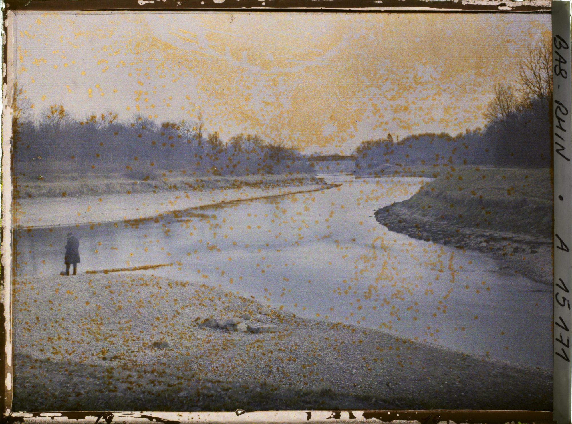 Image représentant France, Strasbourg, Le petit Rhin vers l'amont, avec son petit affluent