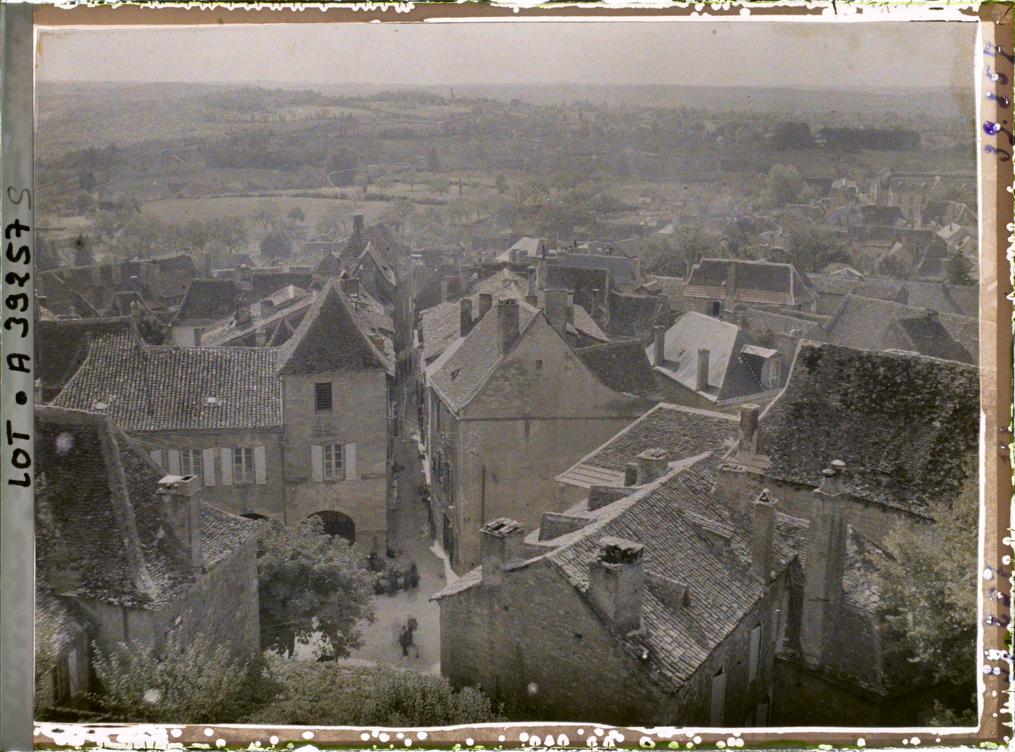 Image représentant France, Gourdon (Lot), Vue d'ensemble sur la ville prise de la promenade du Château vers le s.o.