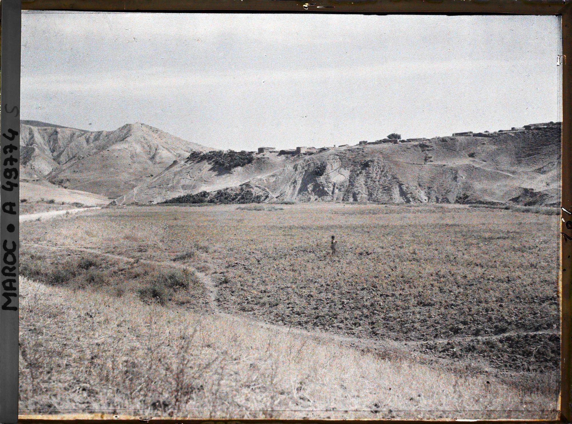 Image représentant Vue d'ensemble de la ville prise de la route de Taza en direction du nord-est