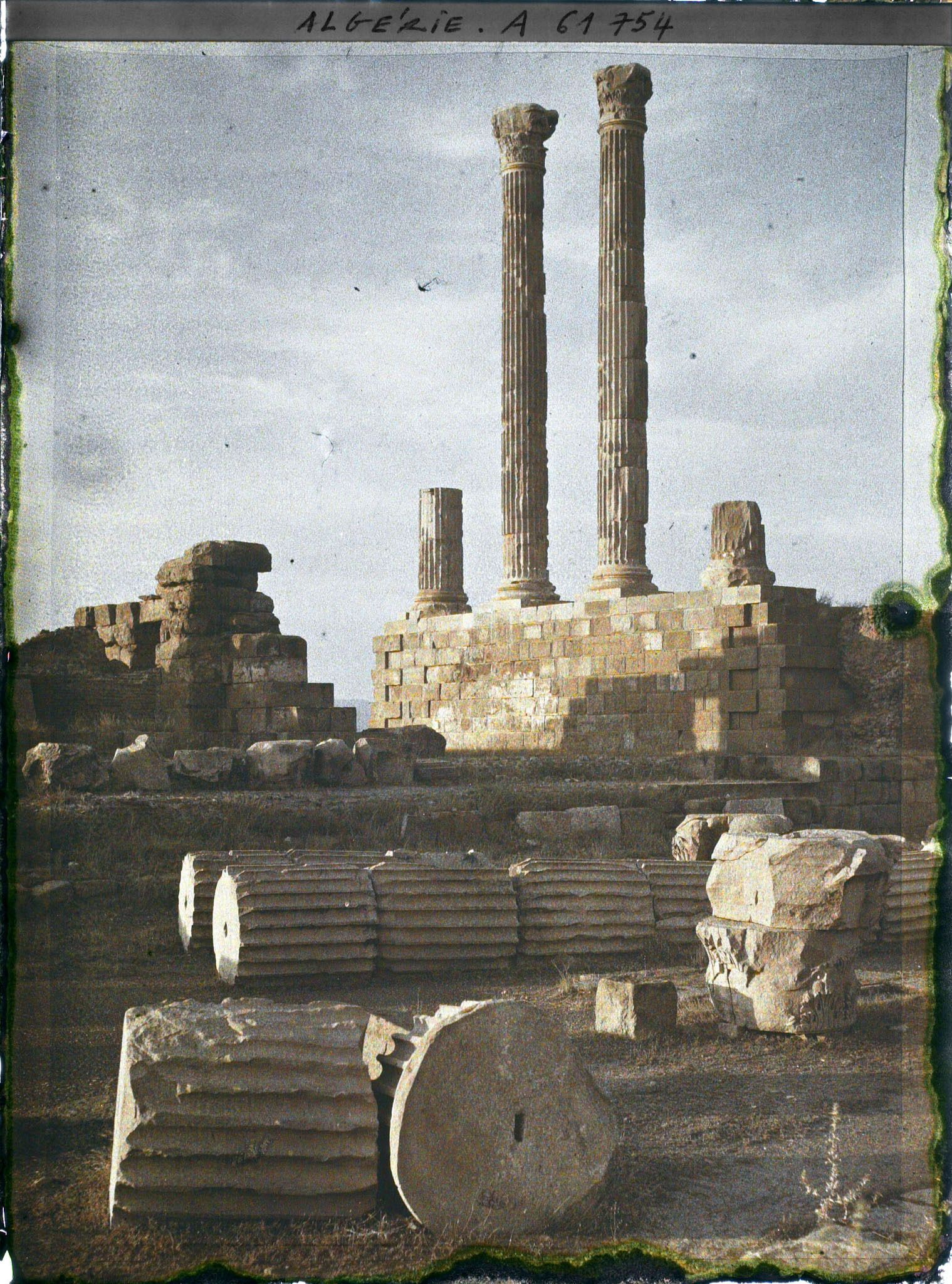 Image représentant Algérie, Timgad, Le Capitole le même plus tard