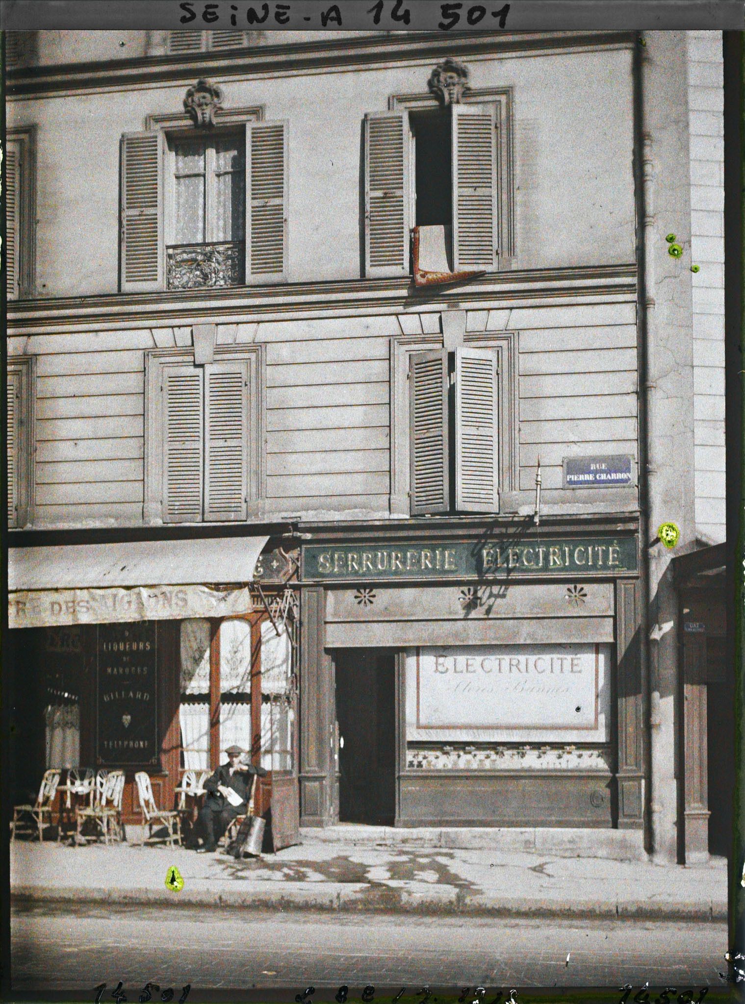 Image représentant Plaque "rue Pierre-Charron", actuellement n°9 rue Pierre-Ier-de-Serbie