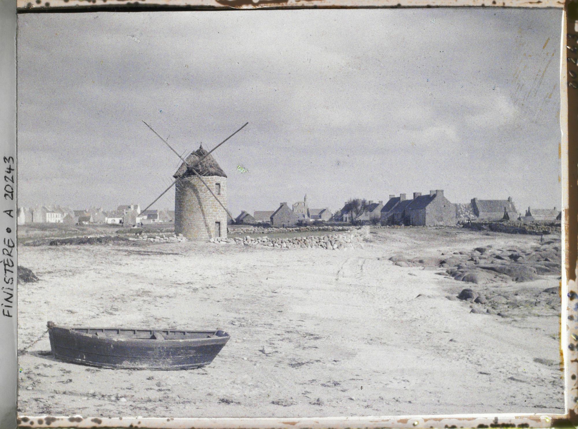 Image représentant Moulin à vent de Kervily et village de Kérity