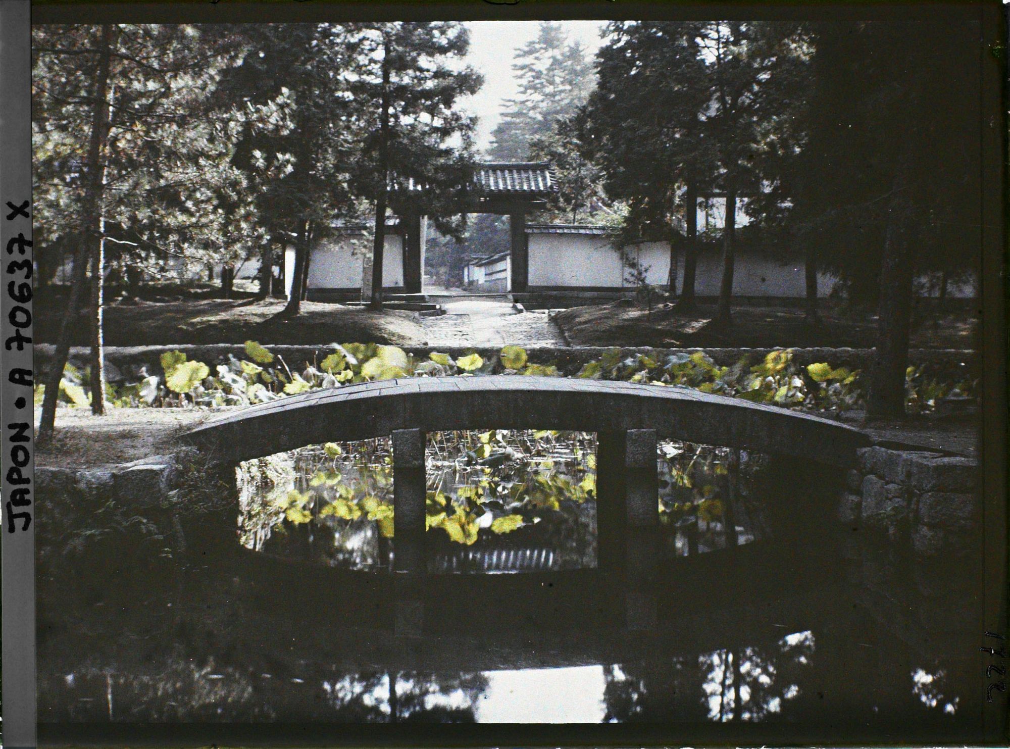 Image représentant Nanzen-ji : pont et porte à l'entrée du temple