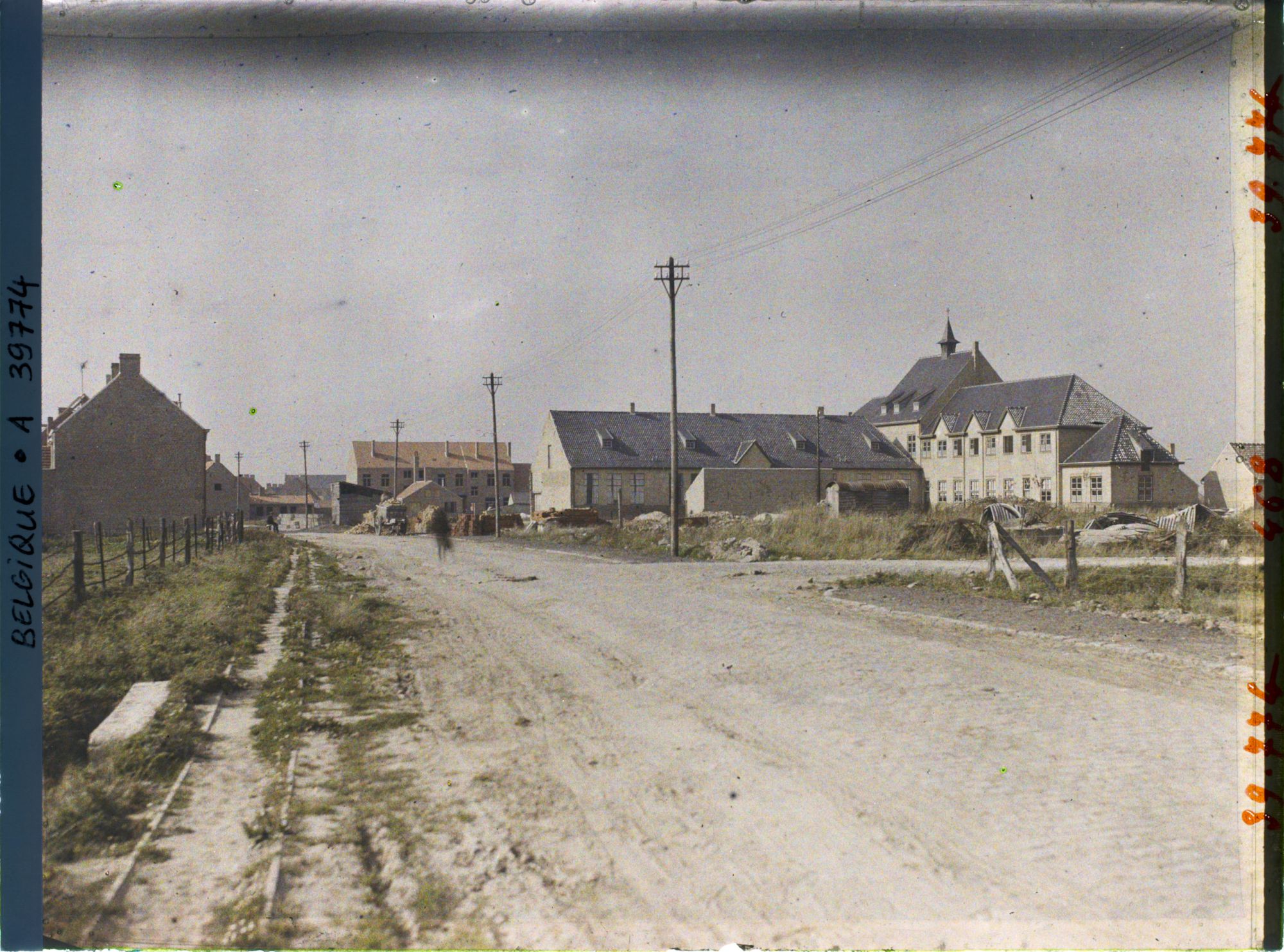 Image représentant Belgique, Langemarck, Une vue vers l'Ecole des Soeurs
