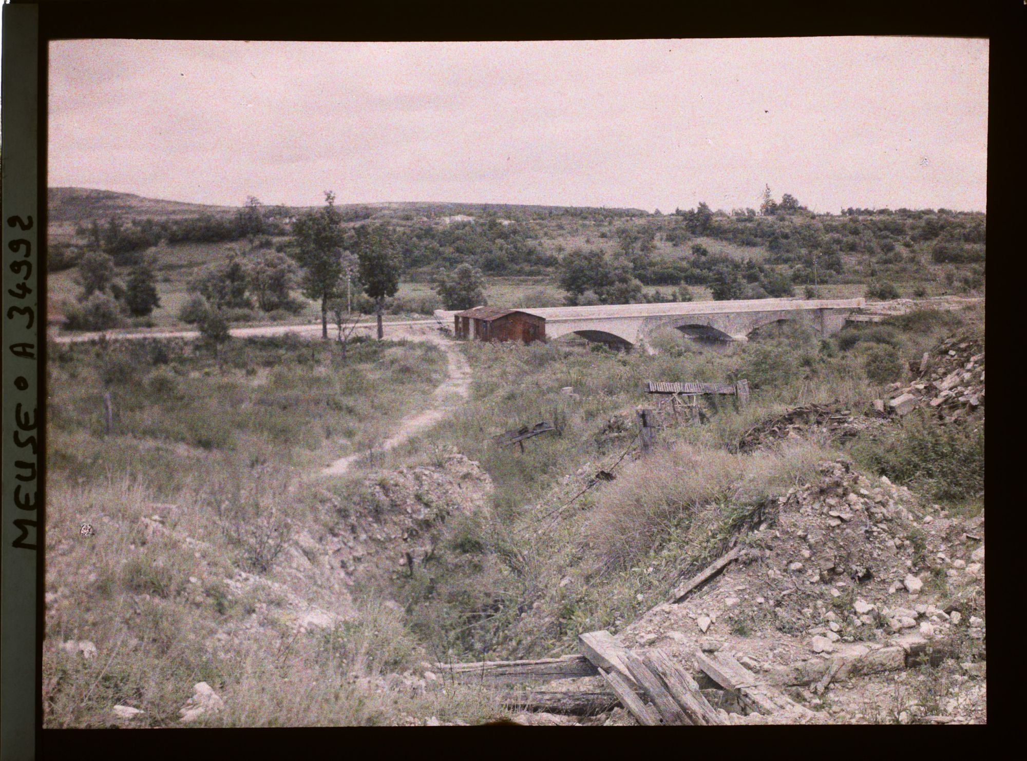 Image représentant France, Boureuil Secteur de Vauquois, Vue de l'ancienne petite Boureuil, sortie vers la route de Varennes